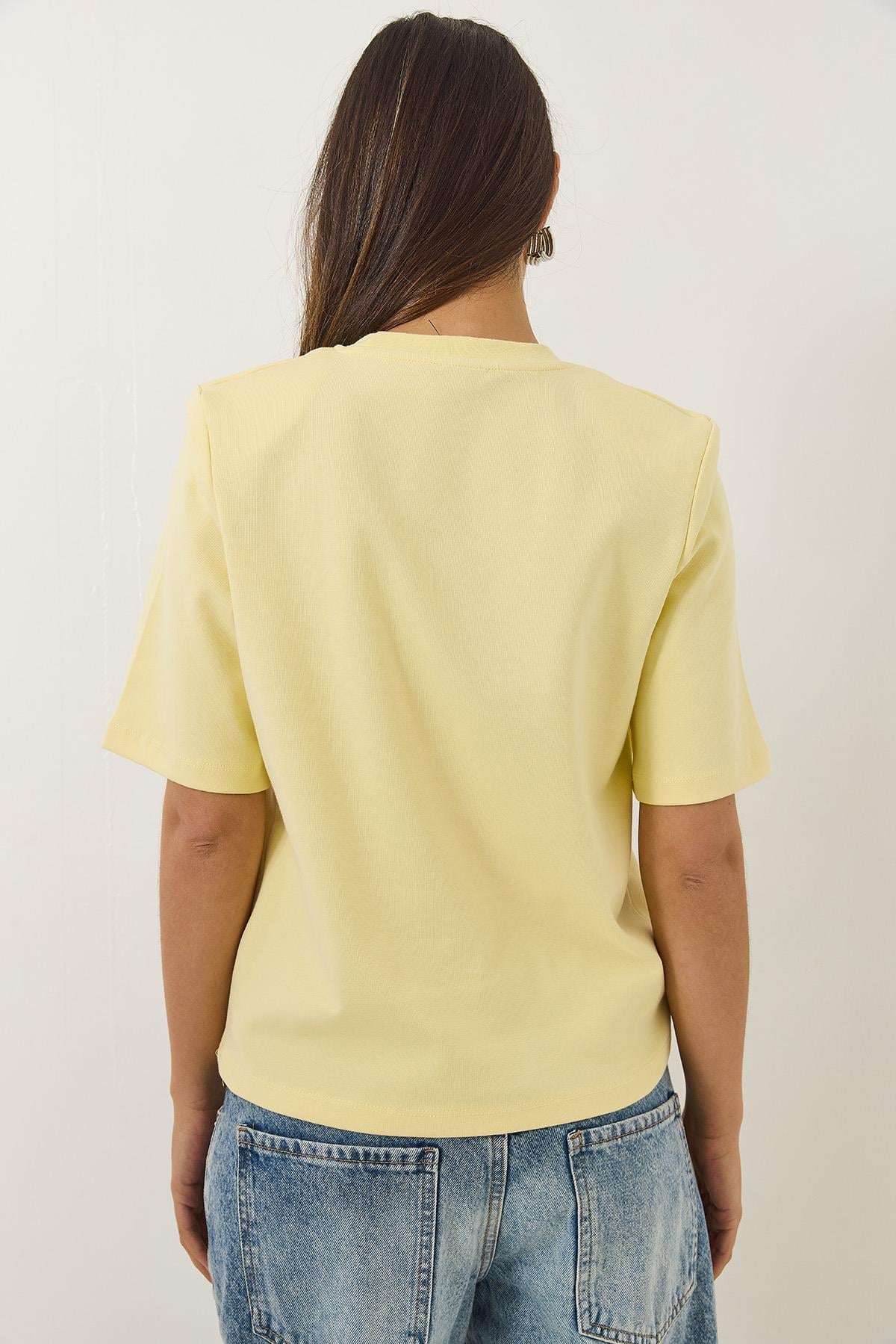 Bisiklet Yaka Vatkalı Pamuklu Basic T-Shirt 241134 60283128 - Tereyağ