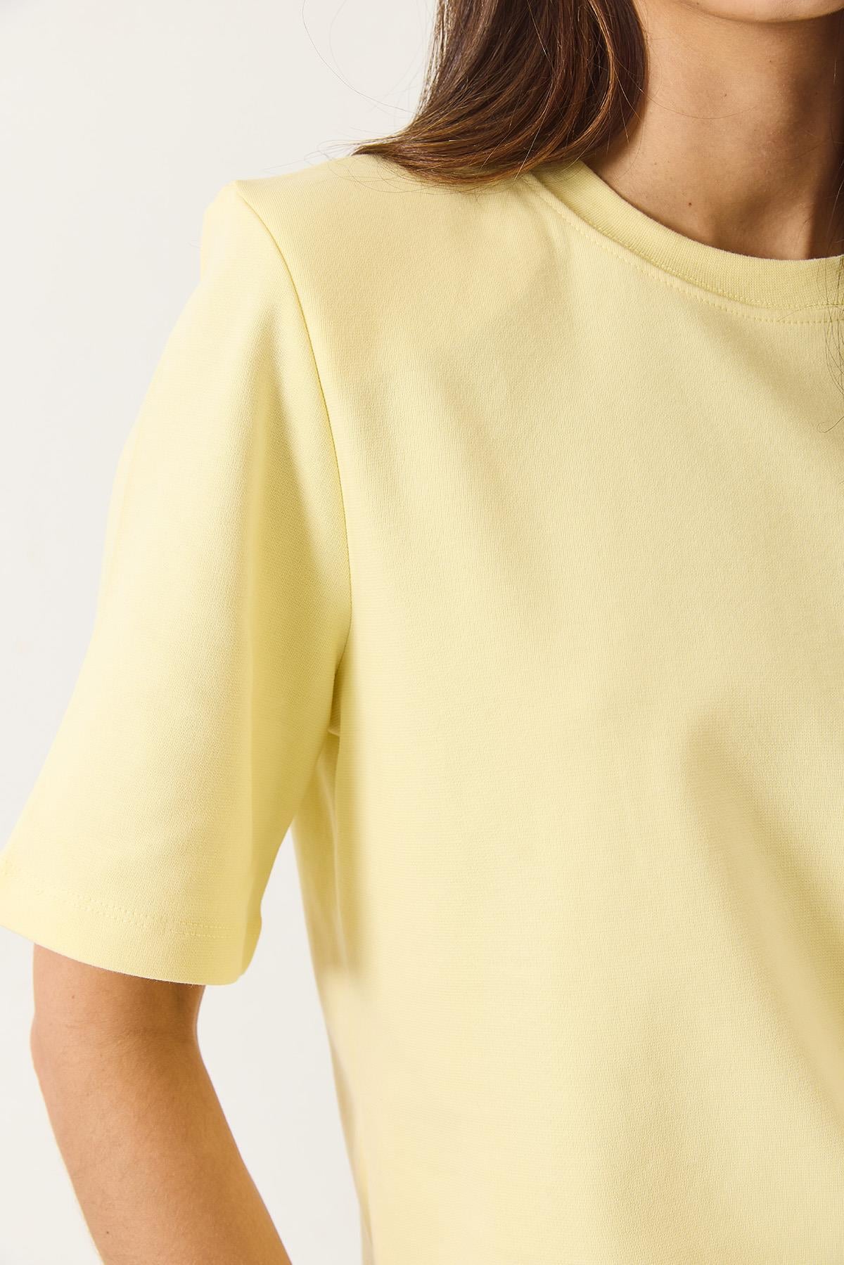 Bisiklet Yaka Vatkalı Pamuklu Basic T-Shirt 241134 60283128 - Tereyağ
