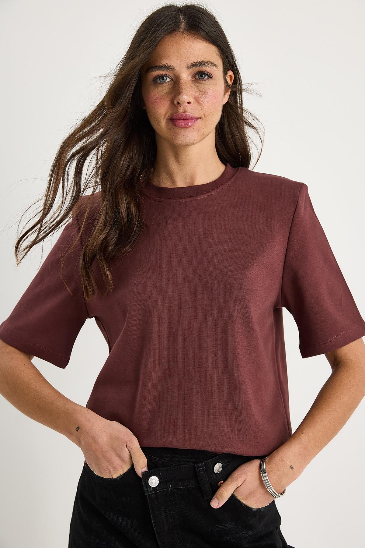 Bisiklet Yaka Vatkalı Pamuklu Basic T-Shirt 241134 60283128 - Koyu Kızıl Kahve