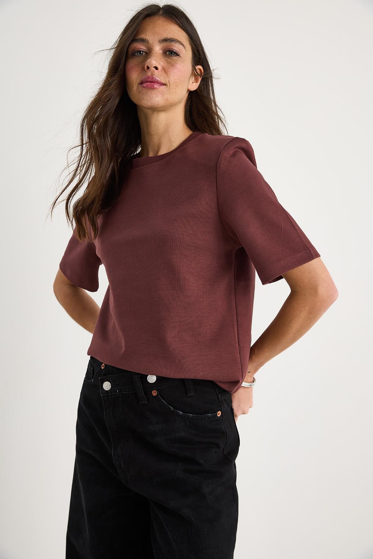 Bisiklet Yaka Vatkalı Pamuklu Basic T-Shirt 241134 60283128 - Koyu Kızıl Kahve