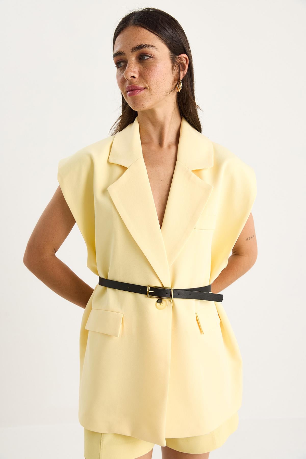 Cep Detaylı Kemerli Vatkalı Oversize Astarlı Blazer Yelek 11143 60281003 - Tereyağ