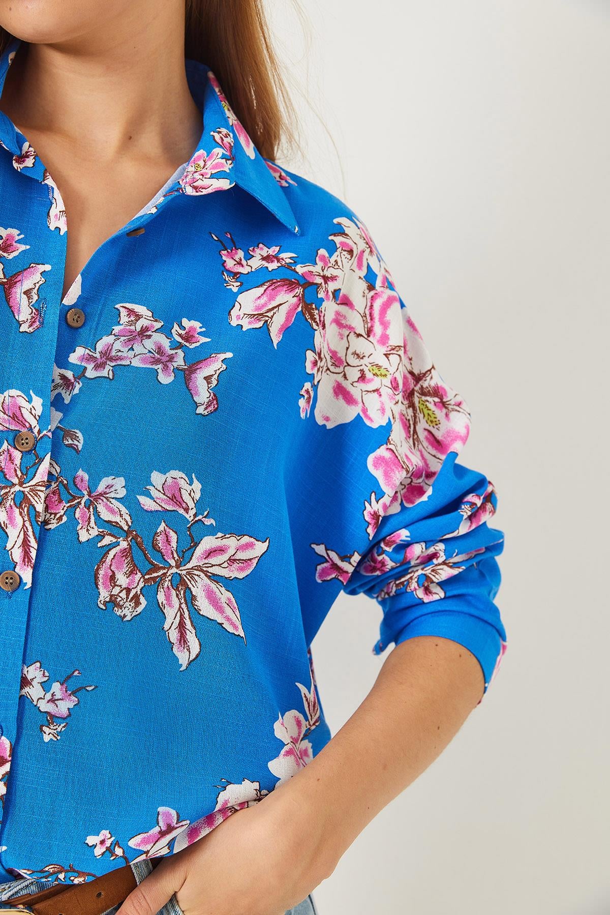 Çiçek Desenli Oversize Viskon Keten Gömlek 60261538 - Mavi-Pembe
