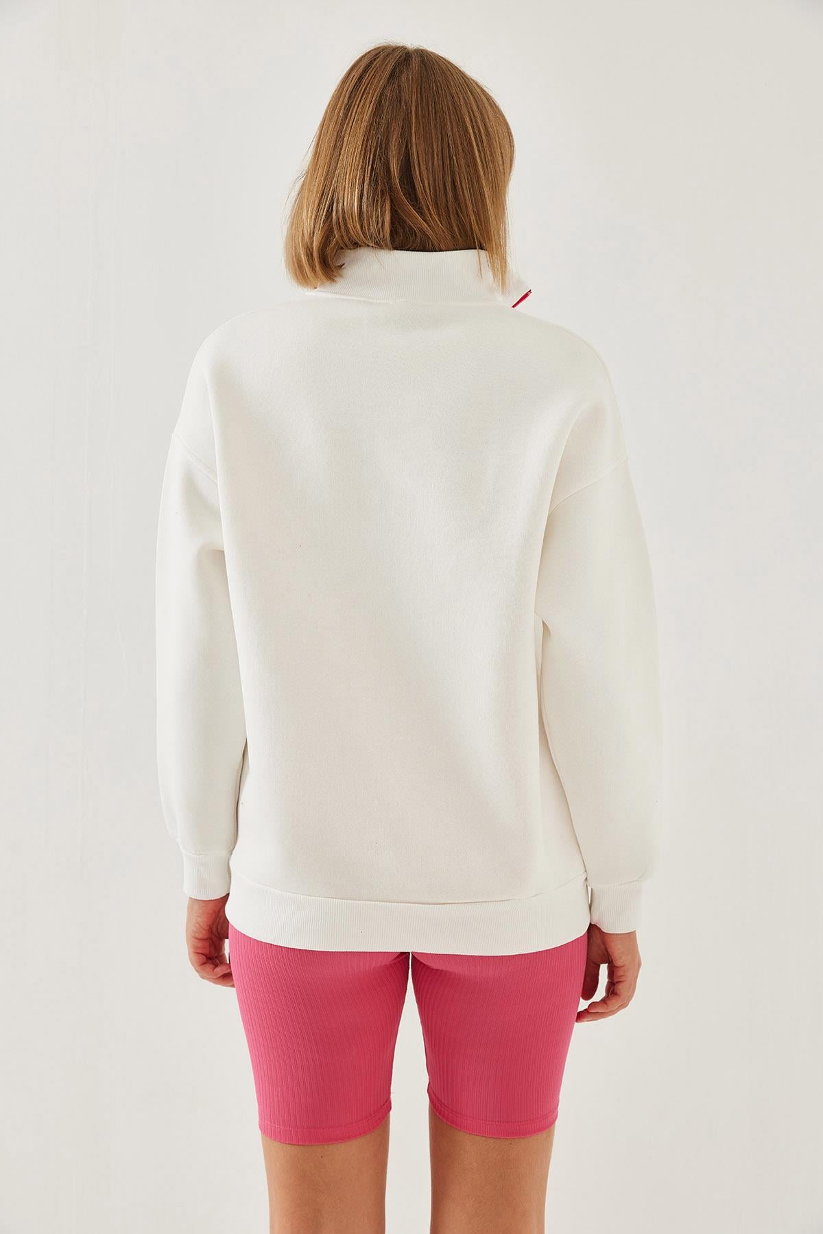 Dik Yaka Fermuar Detaylı Şardonlu Oversize Sweatshirt 60351177 - Beyaz