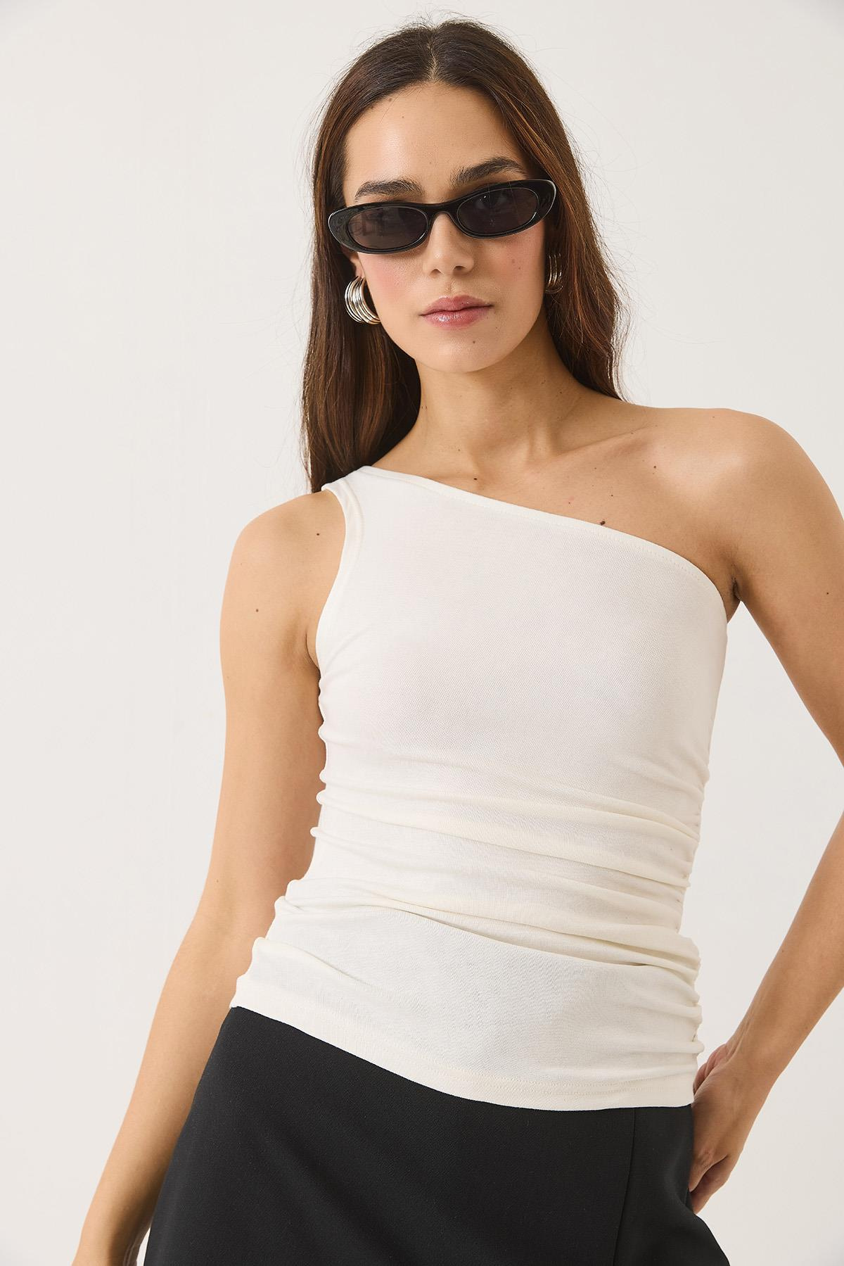 Drape Detaylı Tek Omuz Soft Touch Esnek Viskon Bluz 4013 60284028 - Ekru