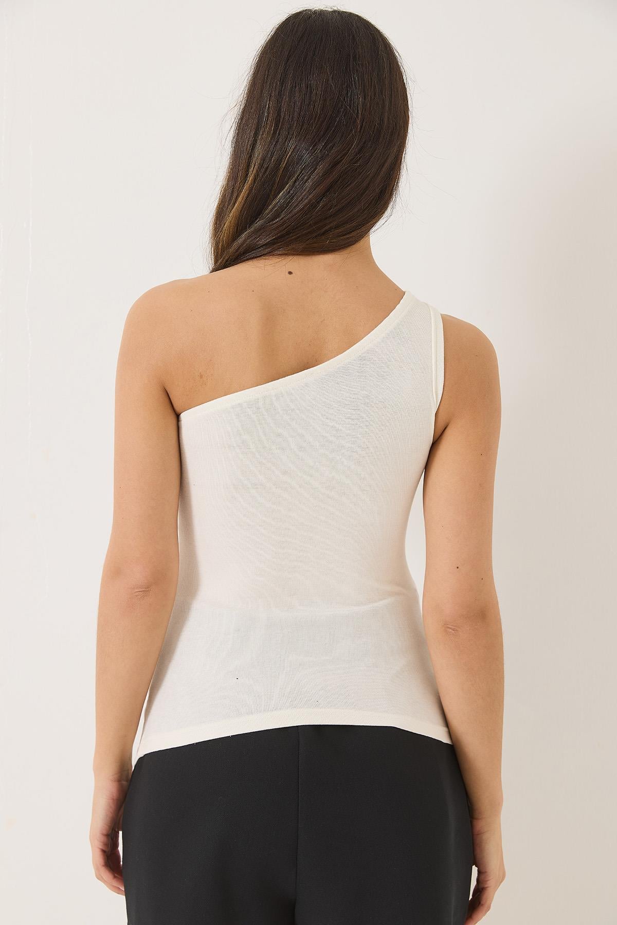 Drape Detaylı Tek Omuz Soft Touch Esnek Viskon Bluz 4013 60284028 - Ekru