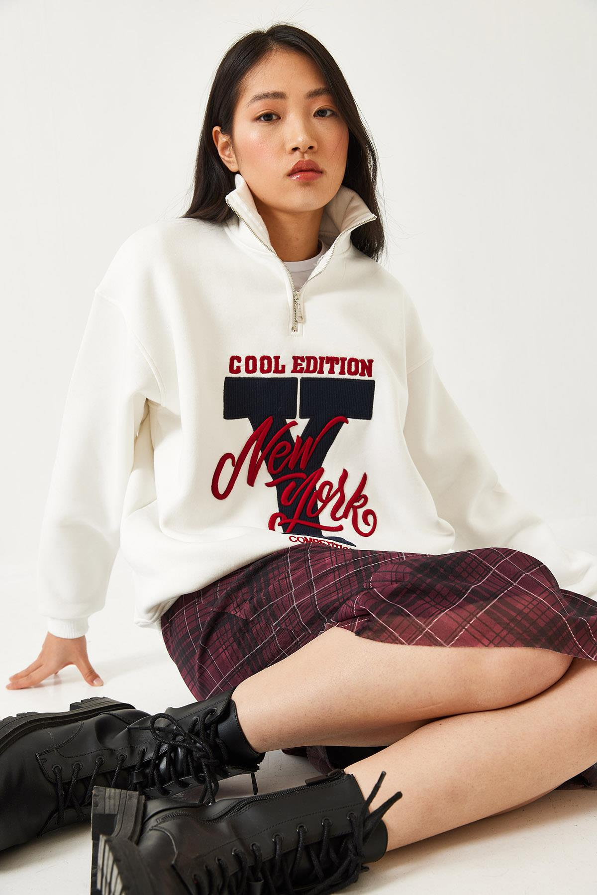 Fermuarlı Üç İplik Şardonlu Baskılı Sweatshirt 60351291 - Beyaz