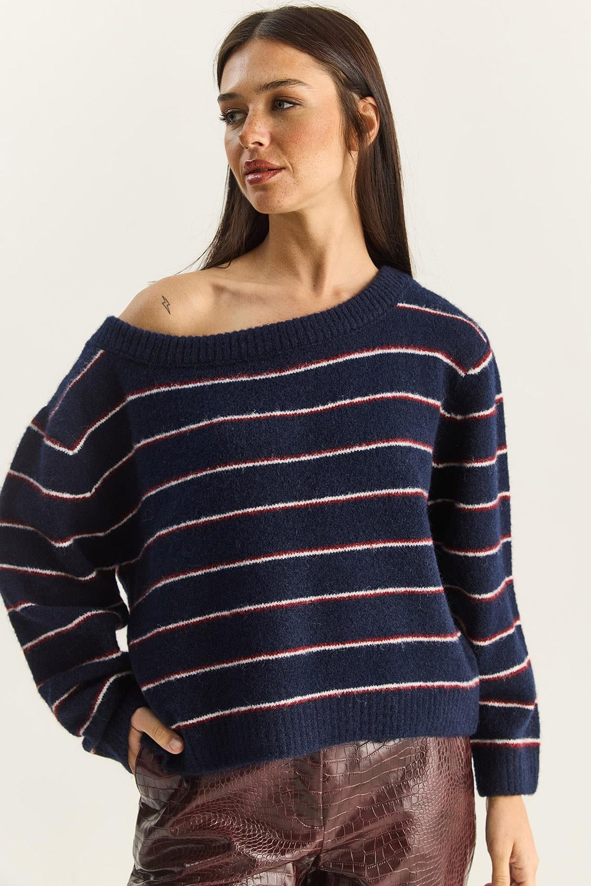 Kadın Bardot Yaka Çizgili Oversize Triko Kazak 2570 60283876 - Lacivert-Bordo KAZAK modelleri