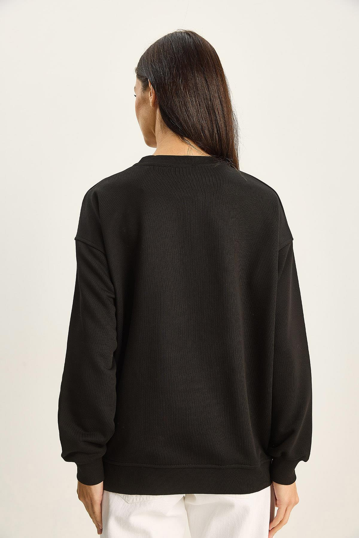 Kadın Bisiklet Yaka Çiçek Boncuk İşlemeli Relaxed Sweatshirt 1572 60283809 - Siyah SWEATSHİRT modelleri