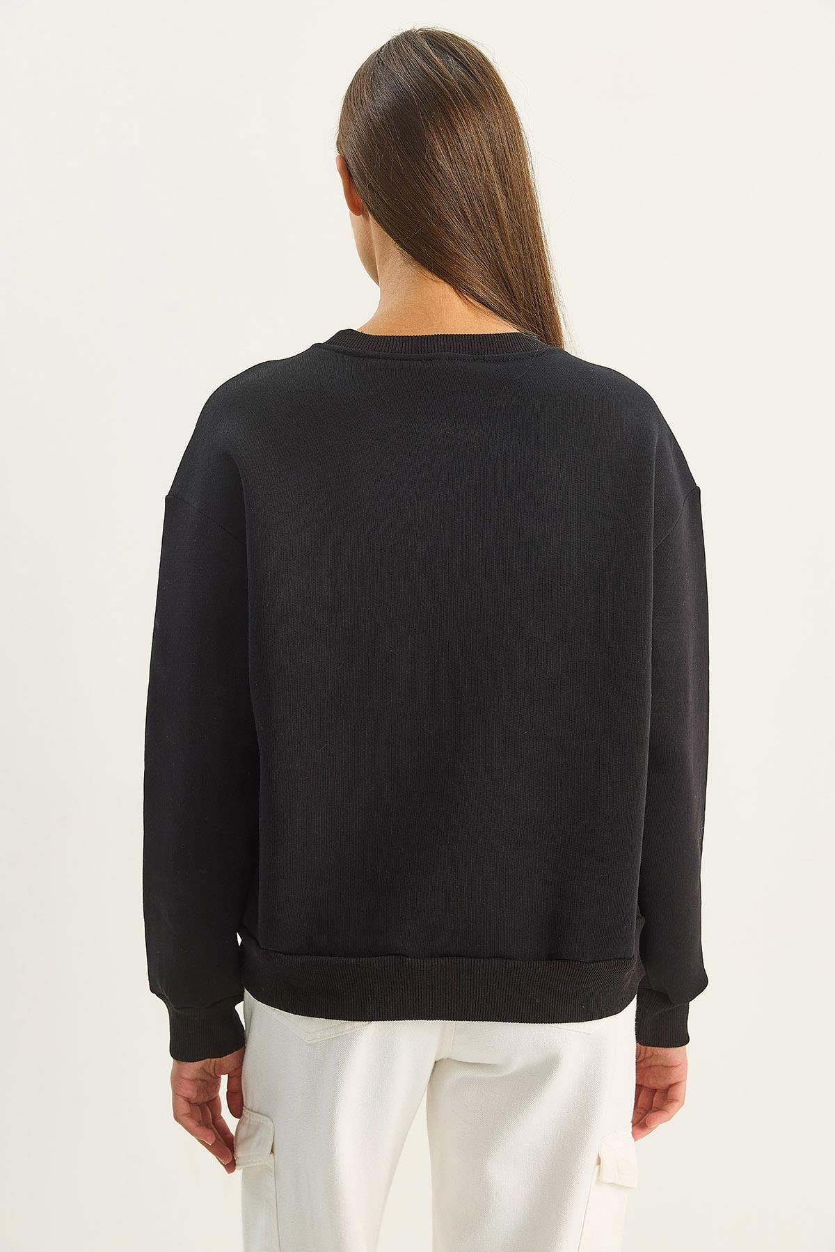 Kadın Bisiklet Yaka Kiraz Taş İşlemeli Üç İplik Şardonlu Sweatshirt 60601047 - Siyah SWEATSHİRT modelleri