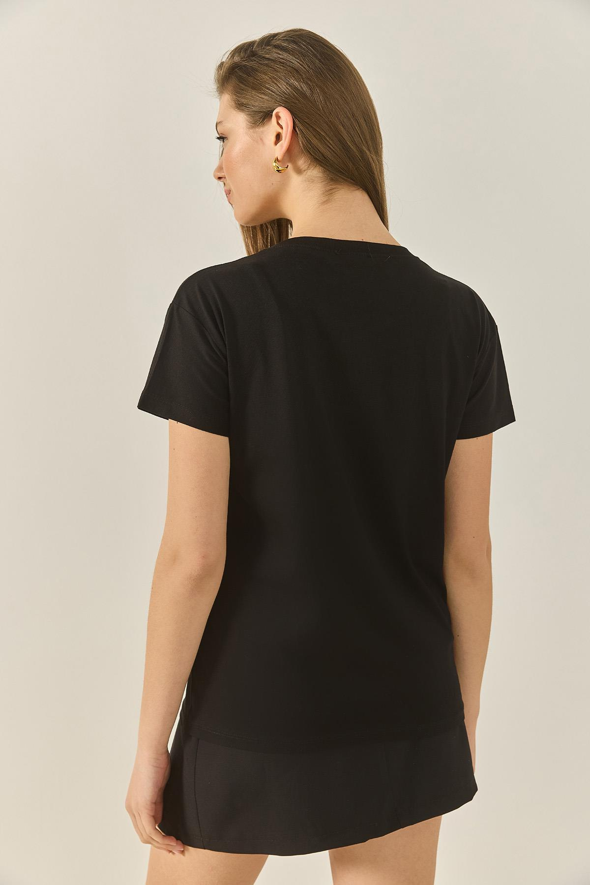 Kadın Bisiklet Yaka Taş Baskılı Leopar Detaylı Normal Kalıp Pamuklu T-Shirt 1844 60283286 - Siyah