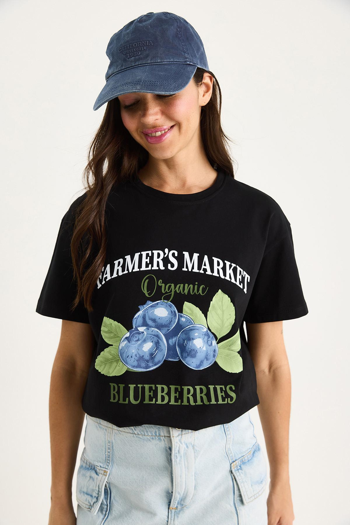 Kadın Blueberries Baskılı Bisiklet Yaka %100 Pamuklu T-Shirt 6702 60283451 - Siyah
