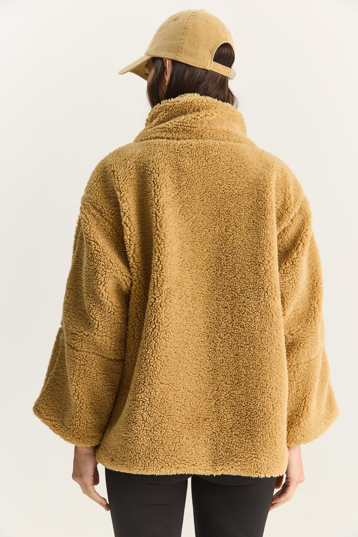 Kadın Cep Detaylı Fermuarlı Astarlı Dik Yaka Peluş Mont 60283631 - Camel DIŞ GİYİM modelleri