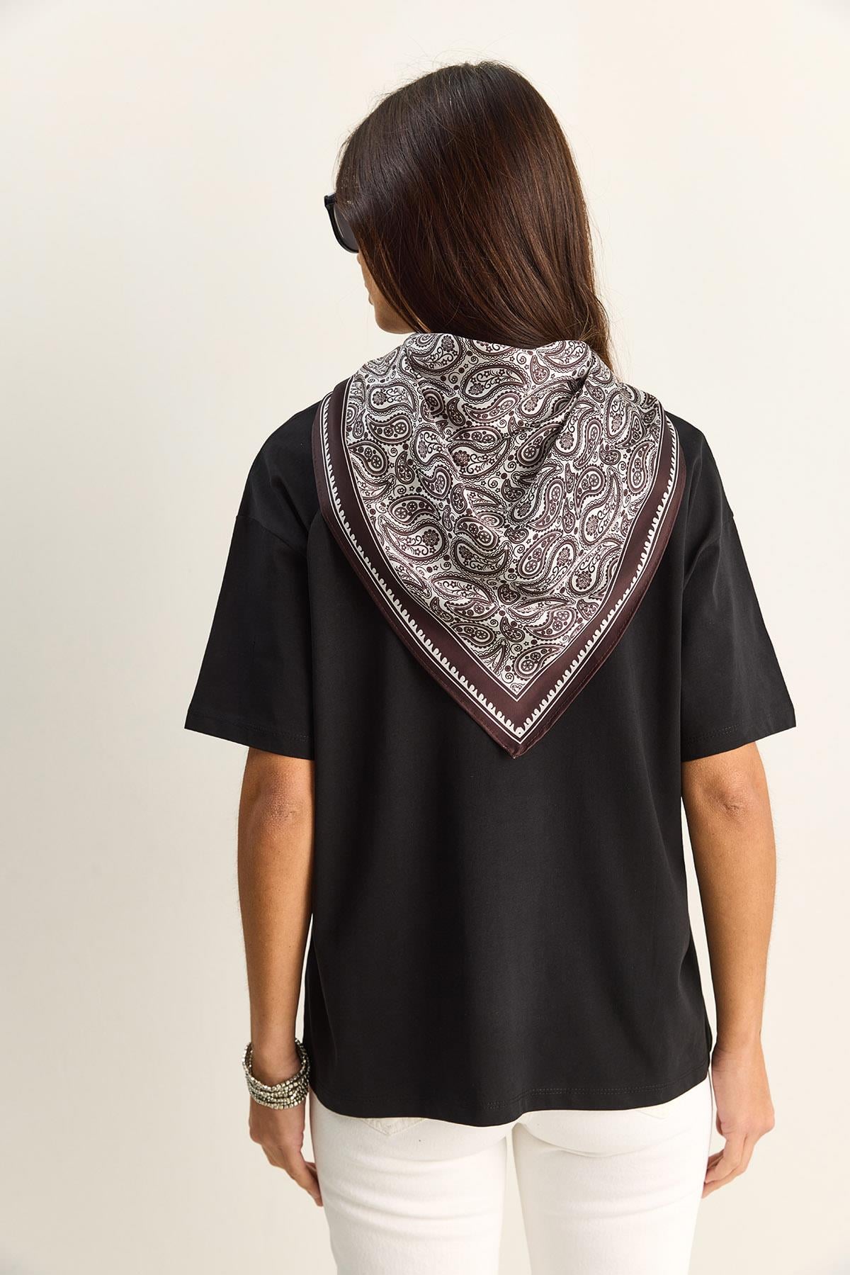 Kadın Ceylan Nakışlı Fularlı Basic Salaş T-Shirt 7517 60283977 - Siyah T-SHİRT modelleri