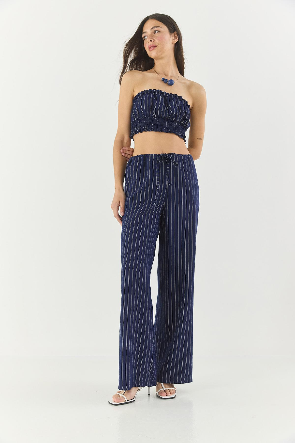 Kadın Çizgili Gipe Detaylı Crop Top Beli İpli Geniş Paça Pantolon Alt-Üst Takım 60283262 - Lacivert