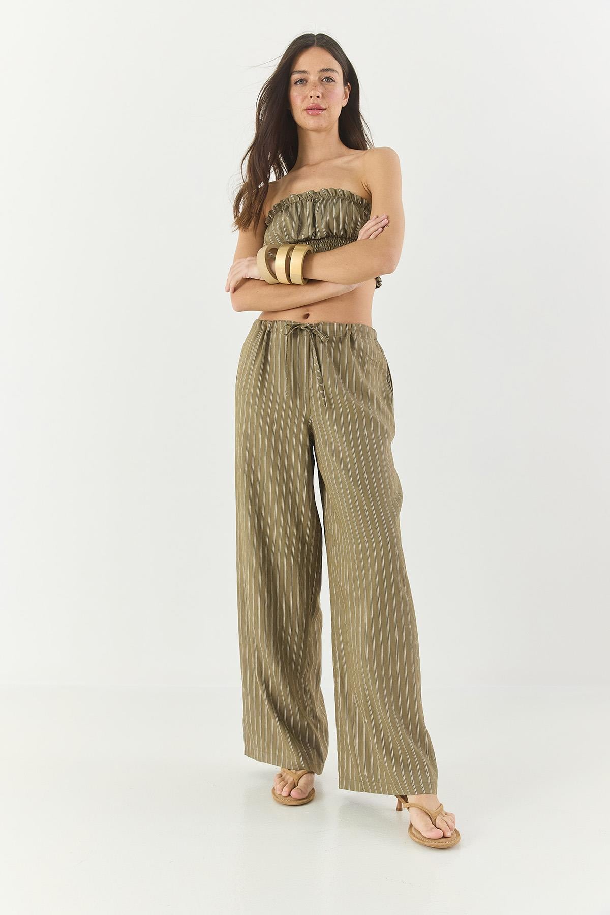 Kadın Çizgili Gipe Detaylı Crop Top Beli İpli Geniş Paça Pantolon Alt-Üst Takım 60283262 - Haki