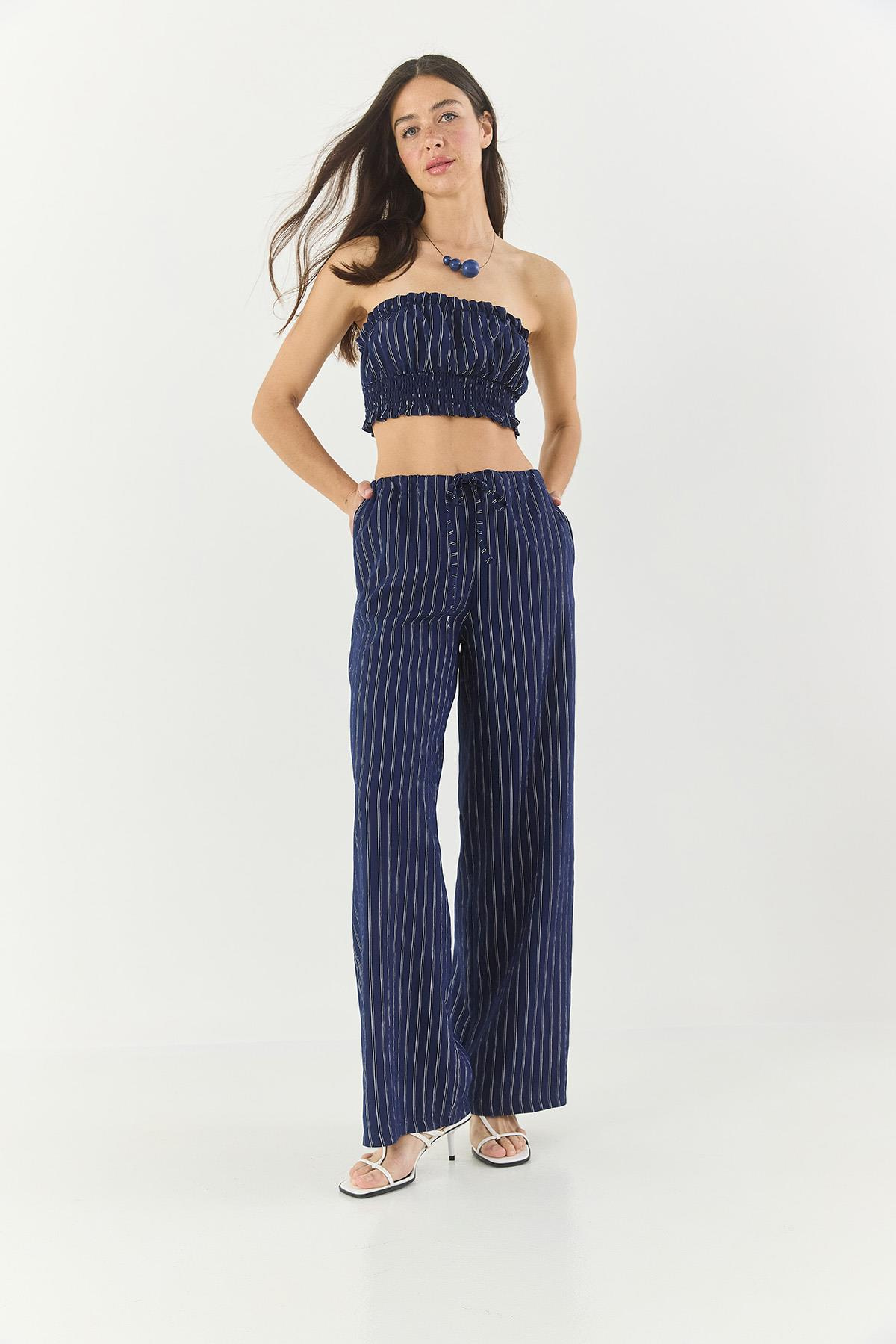Kadın Çizgili Gipe Detaylı Crop Top Beli İpli Geniş Paça Pantolon Alt-Üst Takım 60283262 - Lacivert
