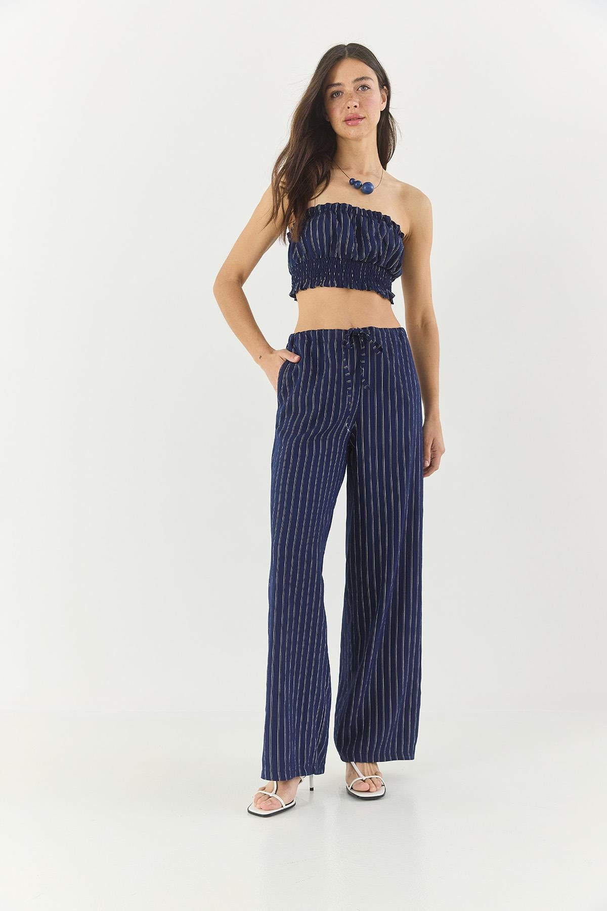 Kadın Çizgili Gipe Detaylı Crop Top Beli İpli Geniş Paça Pantolon Alt-Üst Takım 60283262 - Lacivert