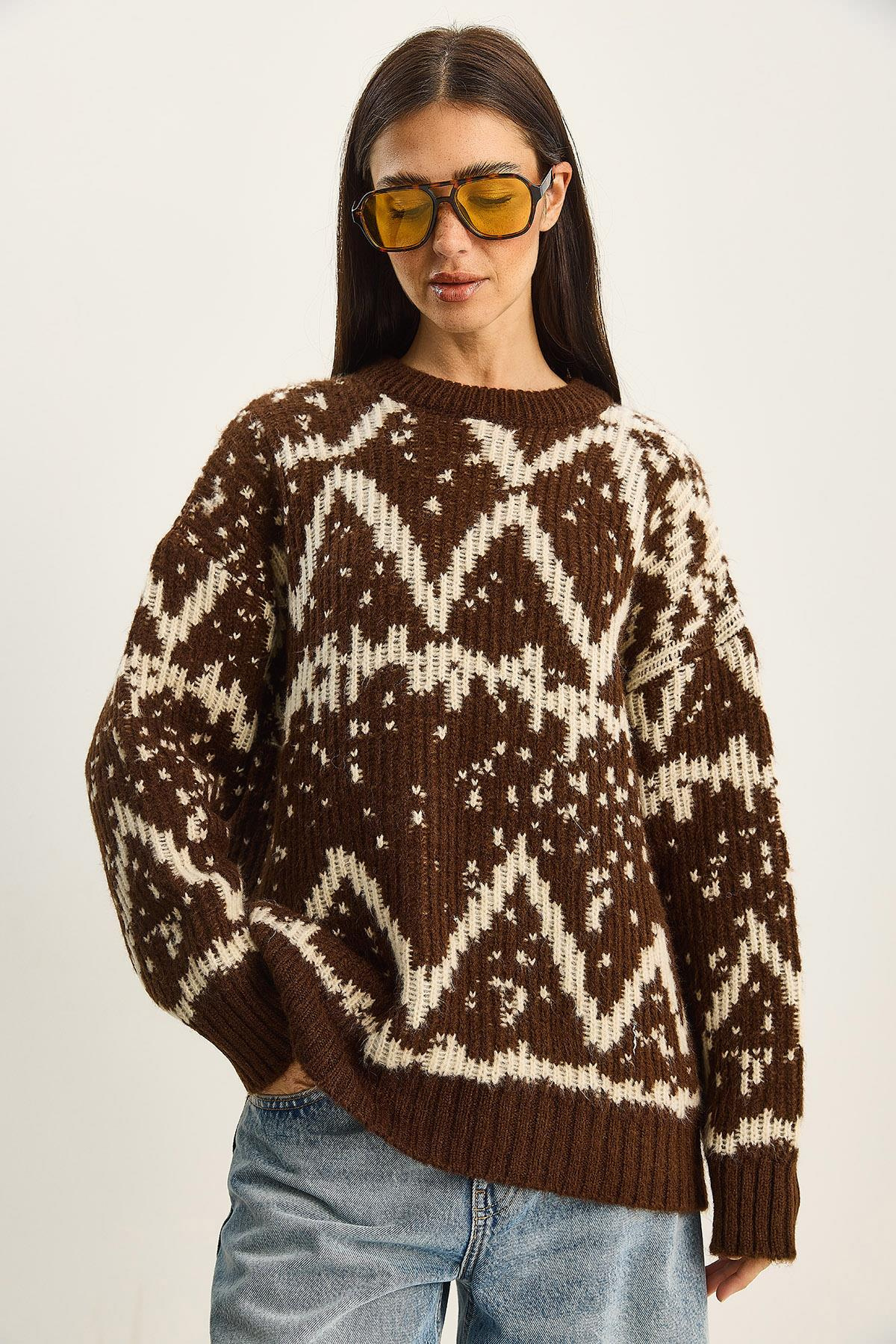 Kadın Desenli Bisiklet Yaka Oversize Triko Kazak 60283826 - Kahverengi-Krem KAZAK modelleri