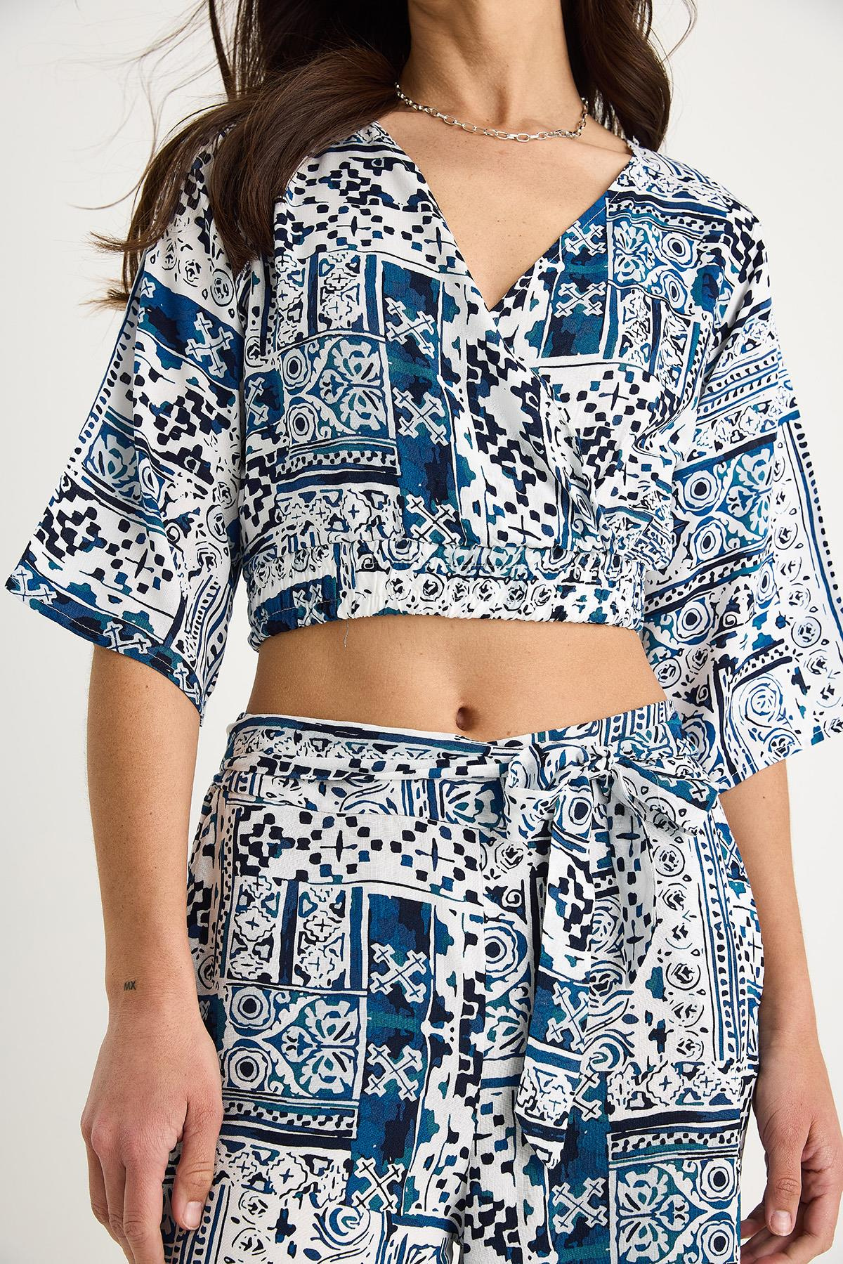 Kadın Desenli Crop Bluz Pantolon Takım 3052 60283353 - Beyaz-İndigo