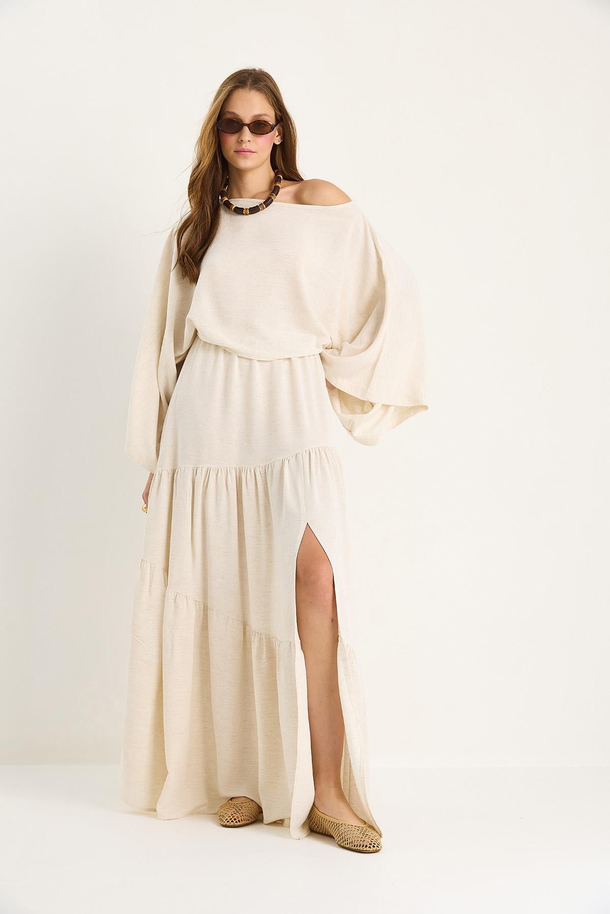 Kadın Düşük Omuzlu Crop Bluz Yırtmaç Detaylı İnce Keten Alt-Üst Takım DT251026 60283461 - Bej