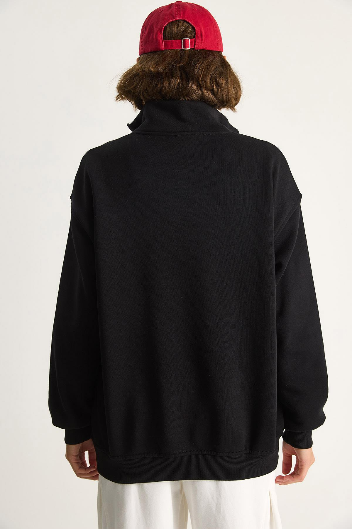 Kadın Fermuarlı Dik Yaka İşlemeli Üç İplik Şardonlu Oversize Sweatshirt 10006 60284067 - Siyah SWEATSHİRT modelleri