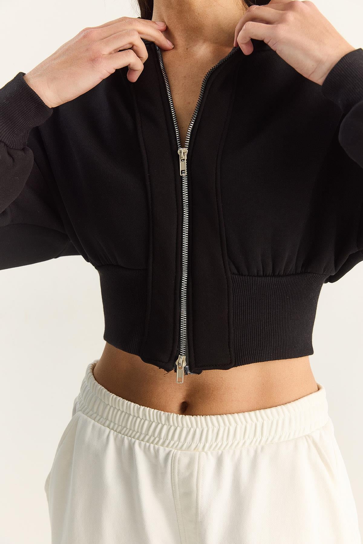 Kadın Fermuarlı Kapüşonlu Belden Oturmalı Esnek Örme Crop Sweatshirt 60283858 - Siyah HIRKA modelleri