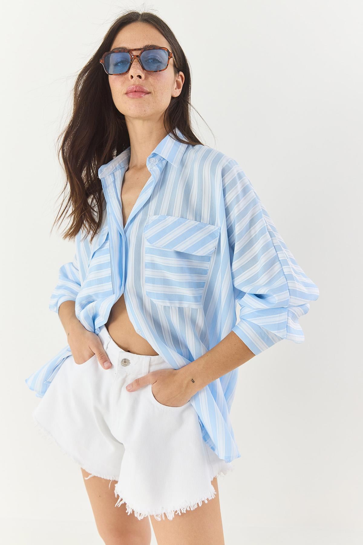 Kadın Kalın Çizgili Çift Cep Detaylı Oversize Basic Yazlık Gömlek 34399-1 60283249 - Bebe Mavisi
