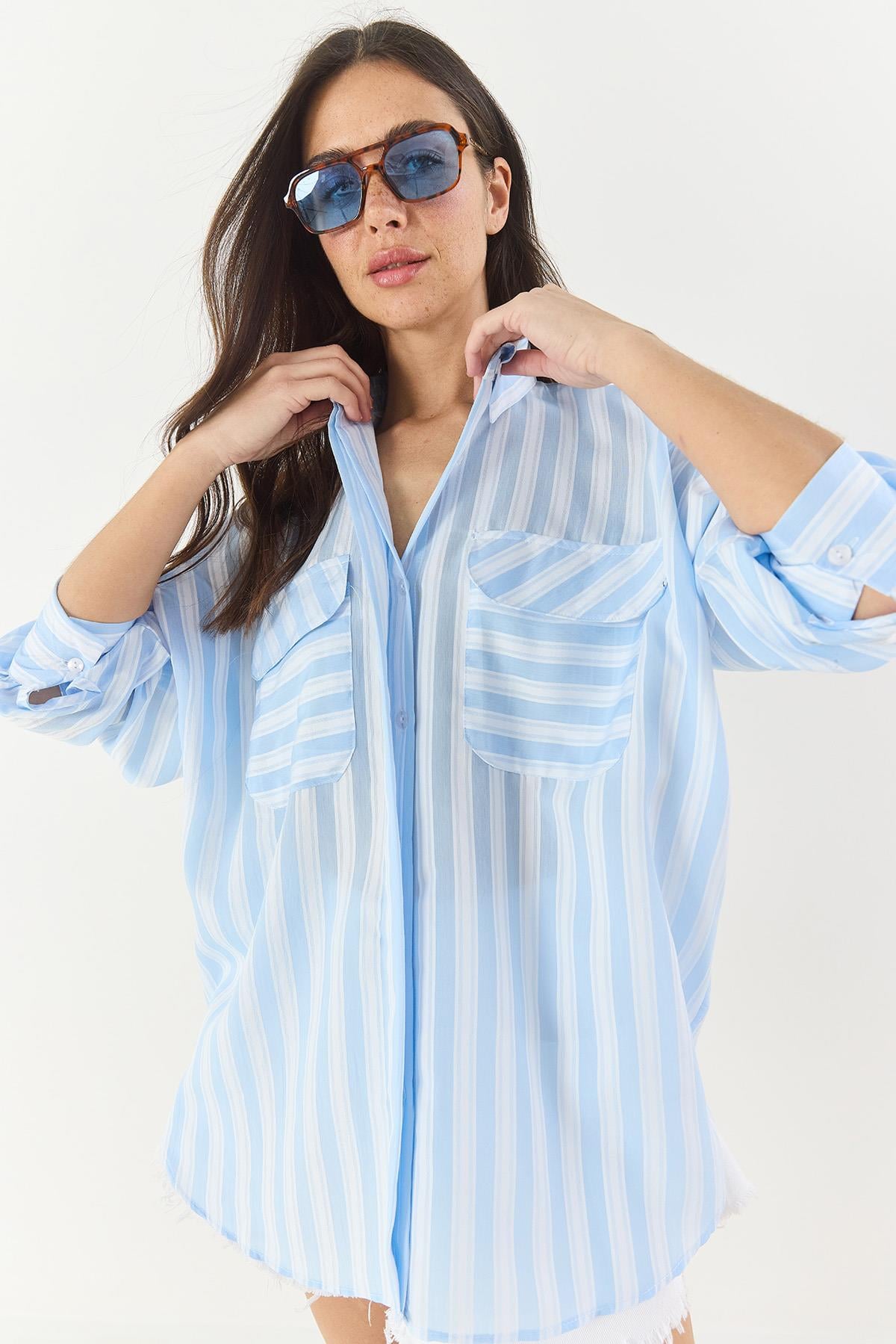 Kadın Kalın Çizgili Çift Cep Detaylı Oversize Basic Yazlık Gömlek 34399-1 60283249 - Bebe Mavisi