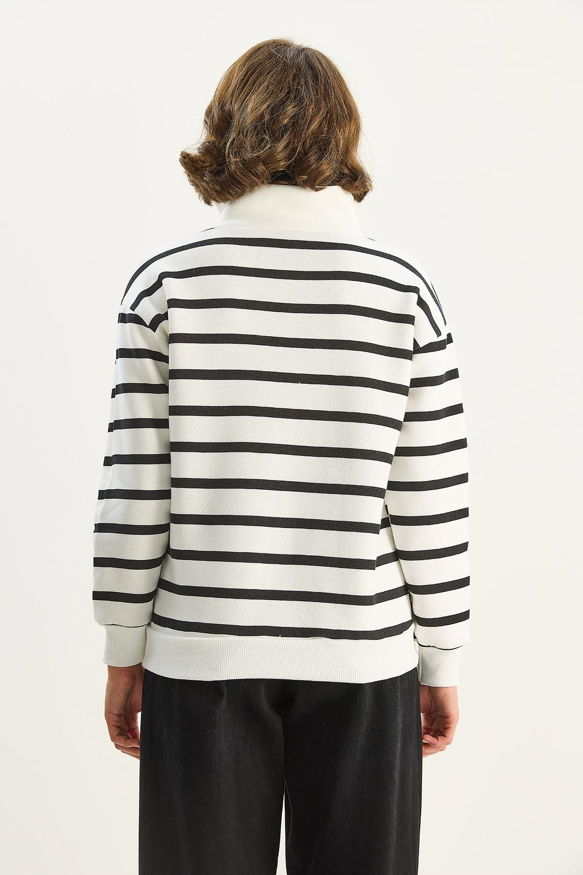 Kadın Kalp Nakışlı Dik Yaka Yarım Fermuarlı Çizgili Sweatshirt 6089 60283714 - Beyaz-Siyah SWEATSHİRT modelleri