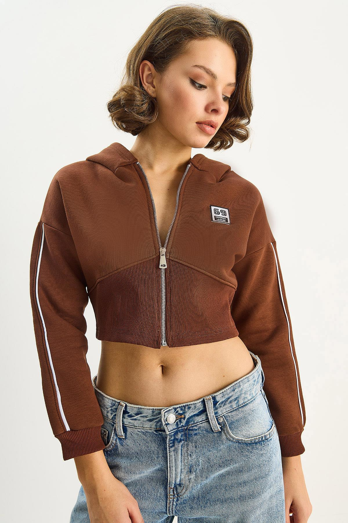 Kadın Kapüşonlu Fermuarlı Korse Detaylı Şardonlu Crop Hırka 6867 60283525 - Kahverengi HIRKA modelleri