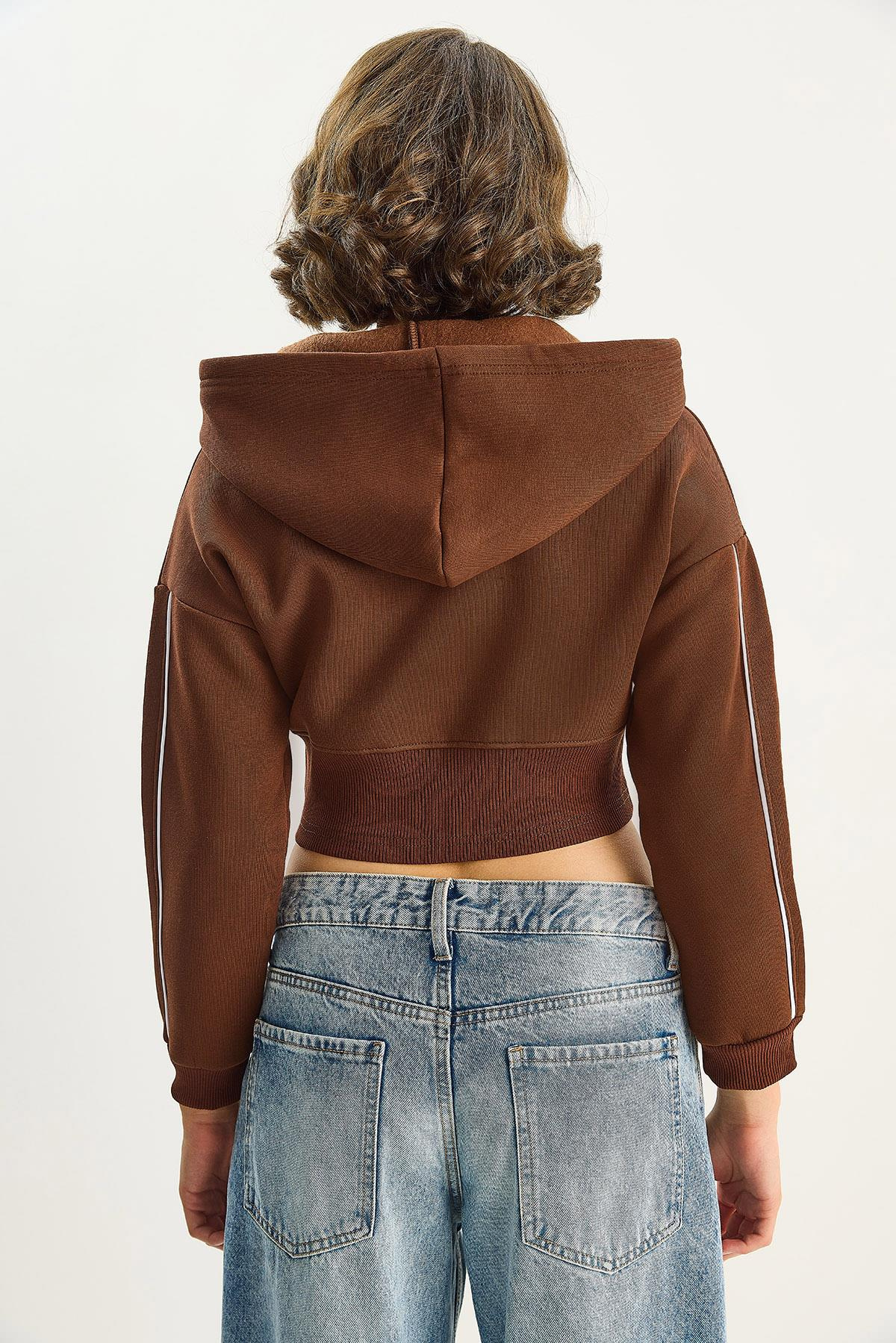 Kadın Kapüşonlu Fermuarlı Korse Detaylı Şardonlu Crop Hırka 6867 60283525 - Kahverengi HIRKA modelleri