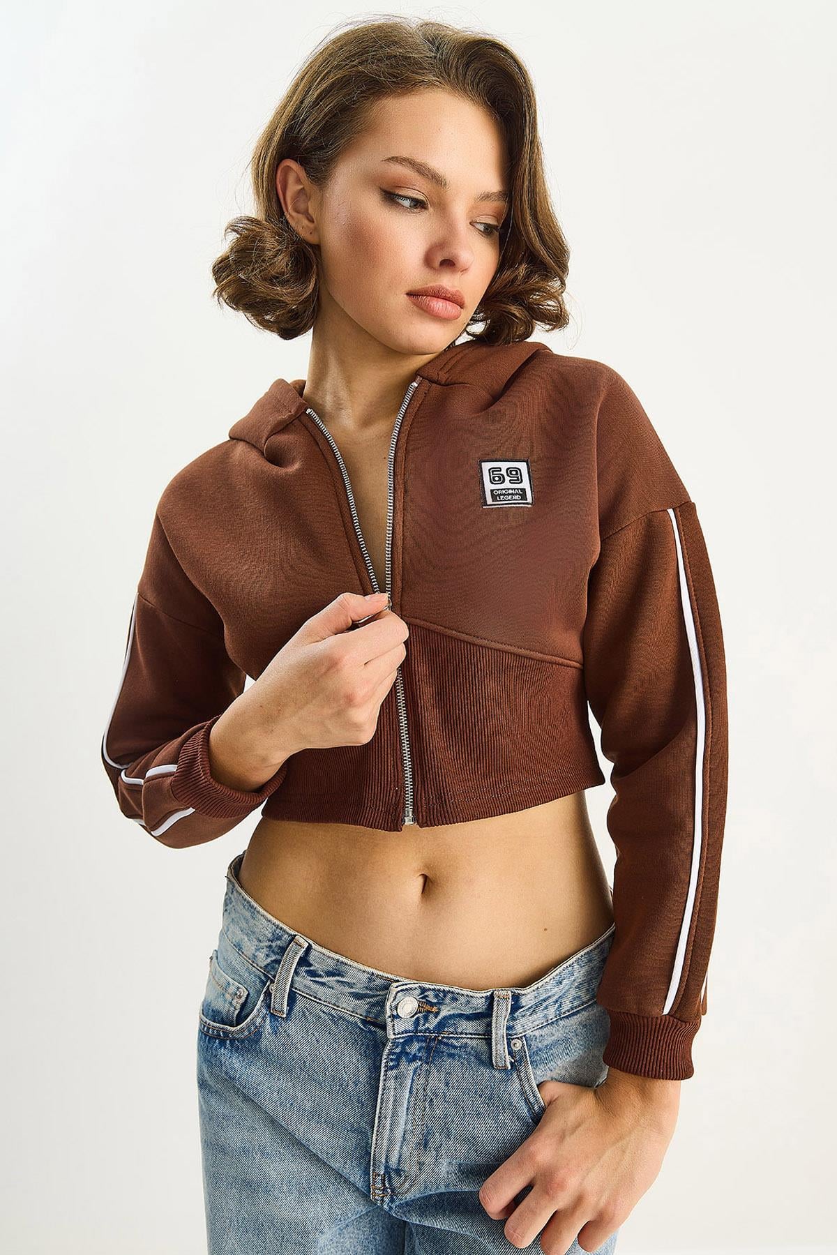 Kadın Kapüşonlu Fermuarlı Korse Detaylı Şardonlu Crop Hırka 6867 60283525 - Kahverengi HIRKA modelleri
