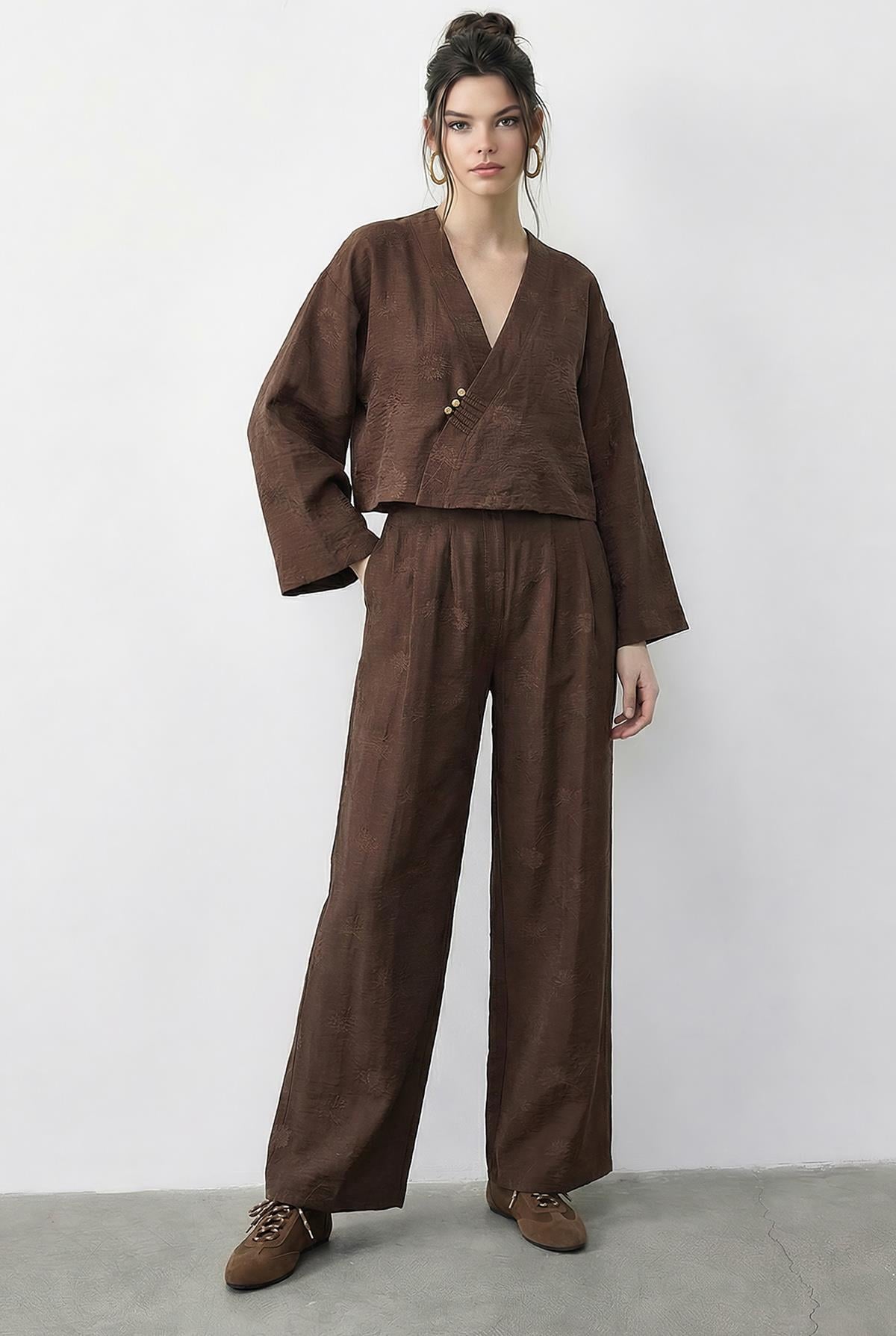 Kadın Kendinden Çiçek Desenli Kruvaze Kimono Salaş Pantolonlu Alt-Üst Takım 60613 60283998 - Acı Kahve ALT - ÜST TAKIM modelleri