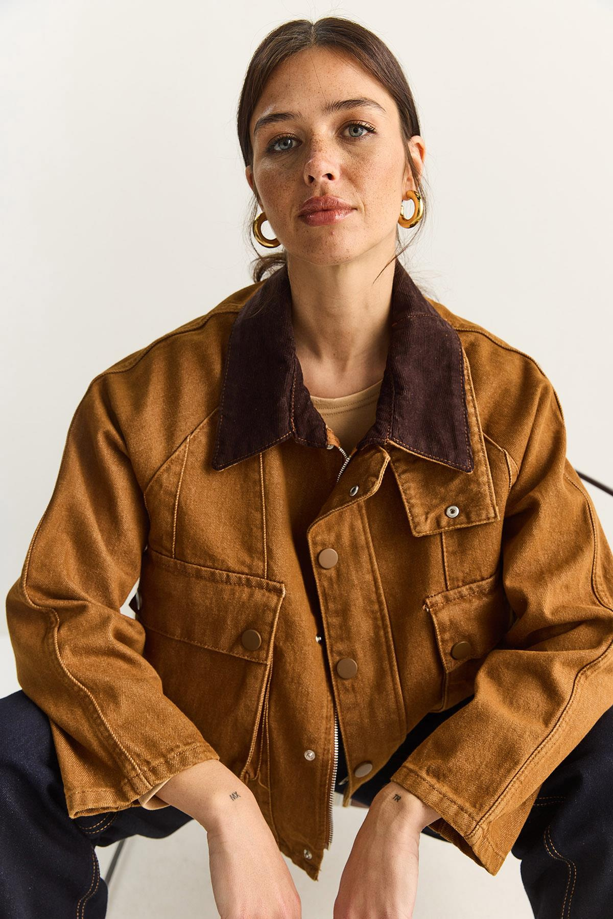 Kadın Kontrast Kadife Yaka Detaylı Büyük Cepli Gabardin Oversize Denim Ceket 6051 60283862 - Camel CEKET modelleri
