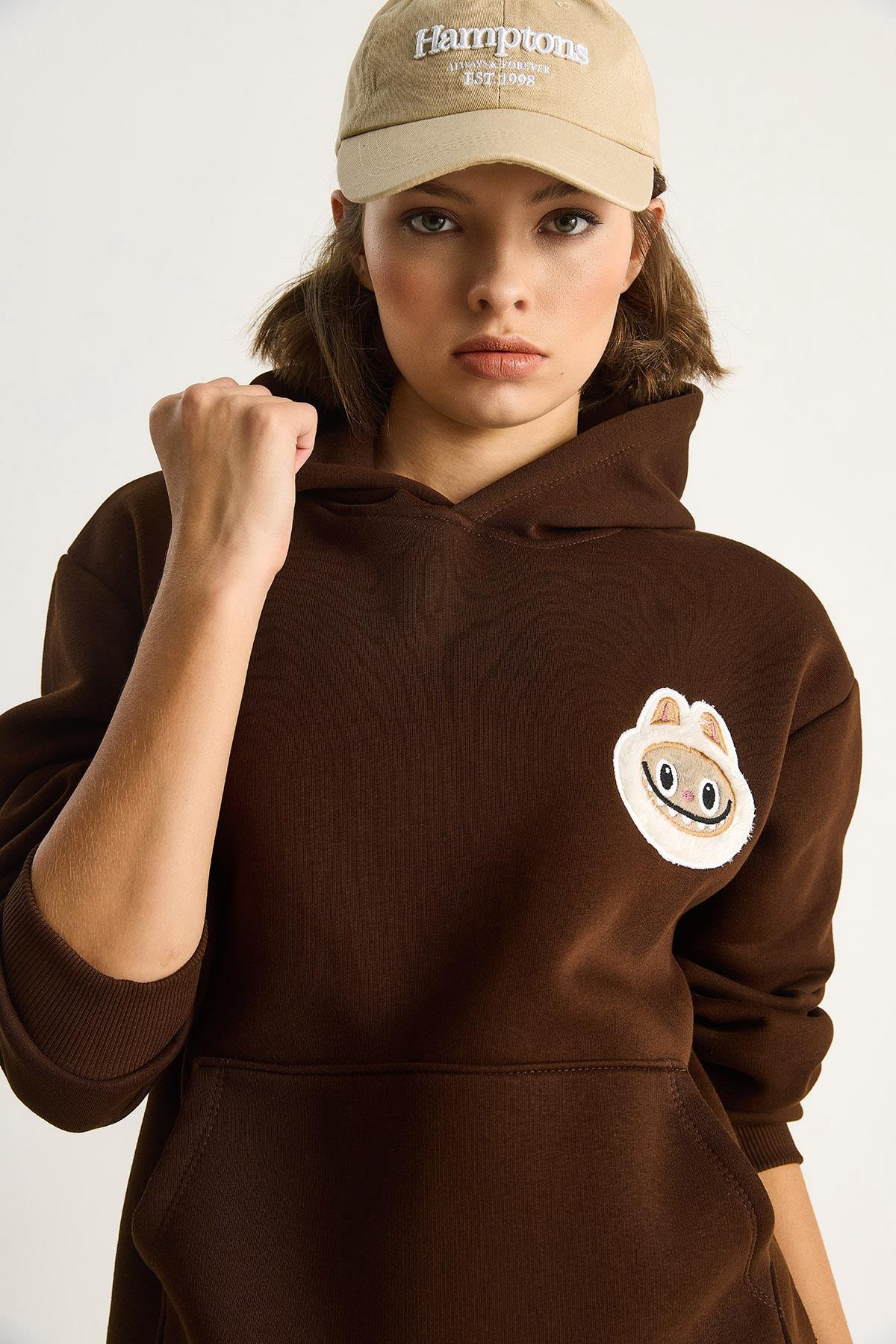 Kadın Nakış İşlemeli Kapüşonlu Kanguru Cepli Sweatshirt 6045 60284098 - Kahve SWEATSHİRT modelleri