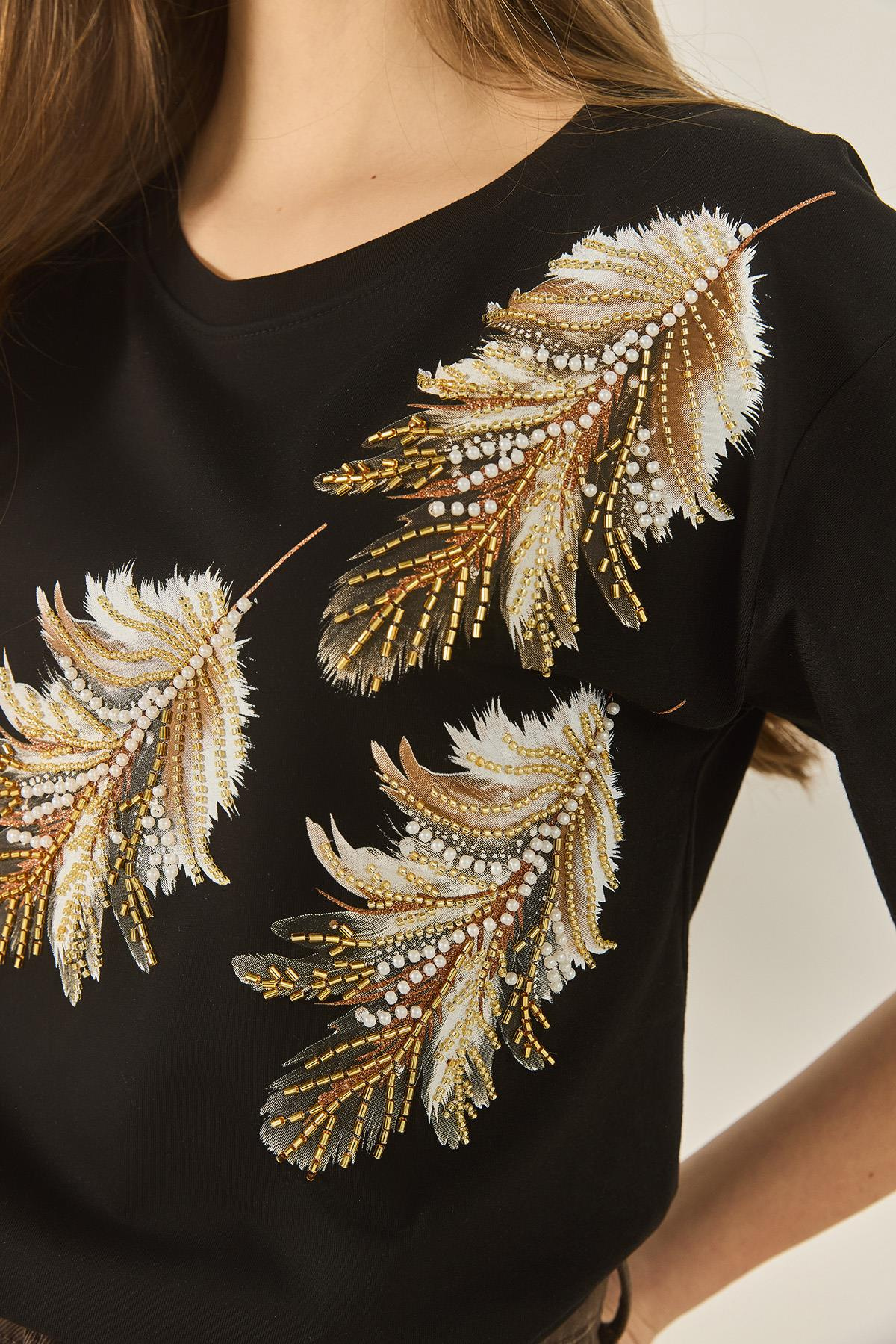 Kadın Omuzdan Yaprak Desenli Boncuk İşleme Detaylı Rahat Kalıp Pamuklu T-Shirt 1850 60283283 - Siyah