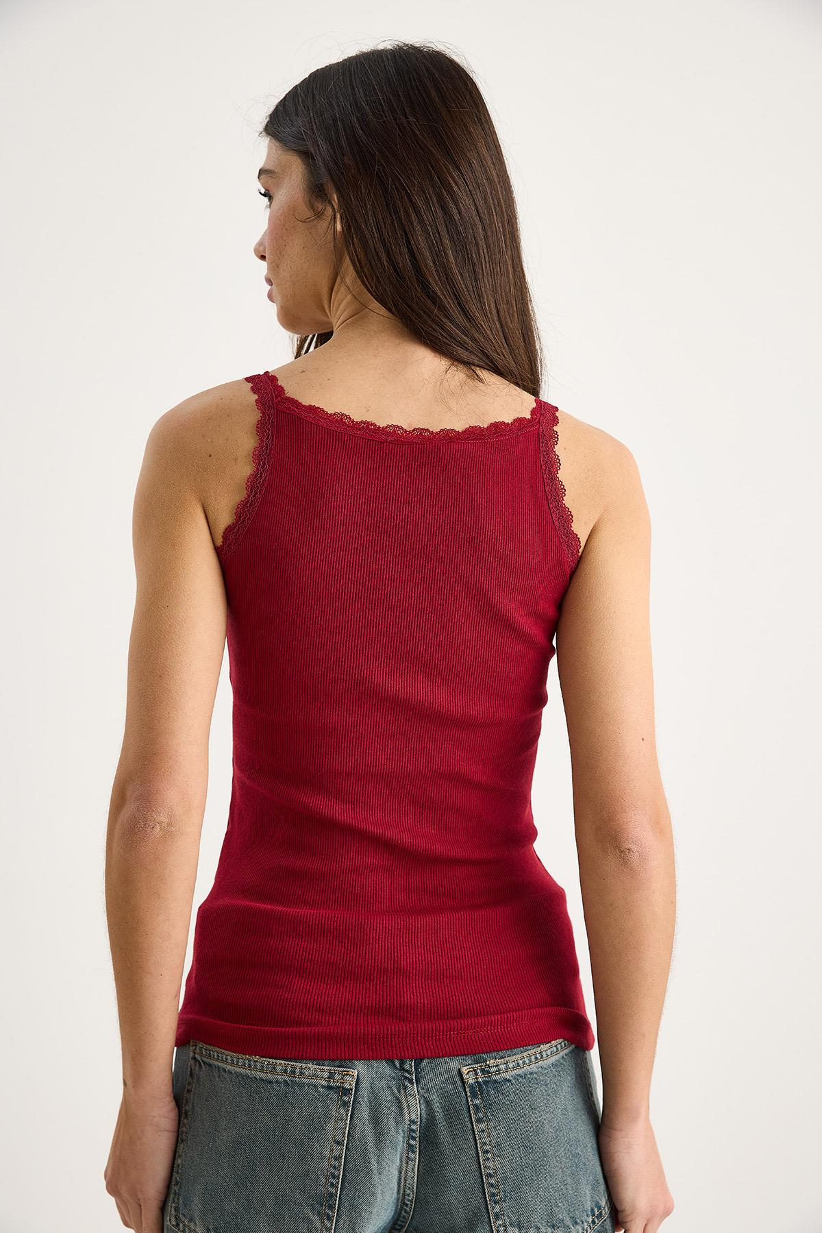 Kadın Regular Fit Normal Kalıp Pamuklu Dantel Detalı Ince Askılı Oyuk Yaka Atlet 60602043 - Bordo