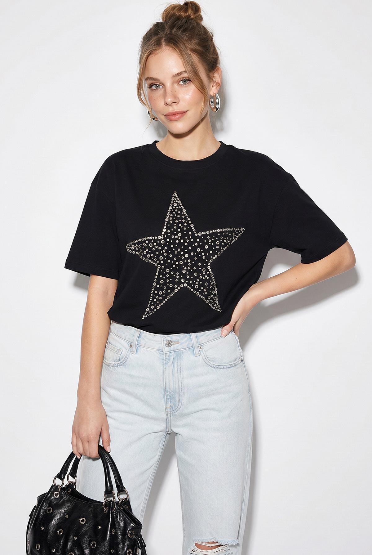 Kadın Taş İşlemeli Yıldız Detaylı %100 Pamuk Oversize T-Shirt ÖT100003 60286297 - Siyah T-SHİRT modelleri