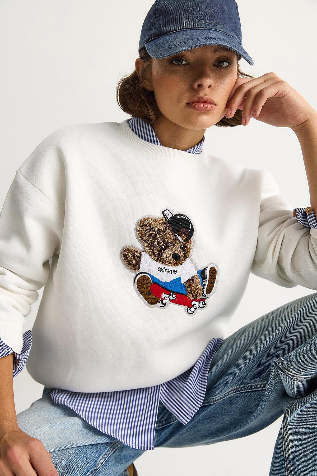 Kadın Teddy Nakış İşlemeli Bisiklet Yaka Salaş Sweatshirt 6864 60283522 - Beyaz SWEATSHİRT modelleri