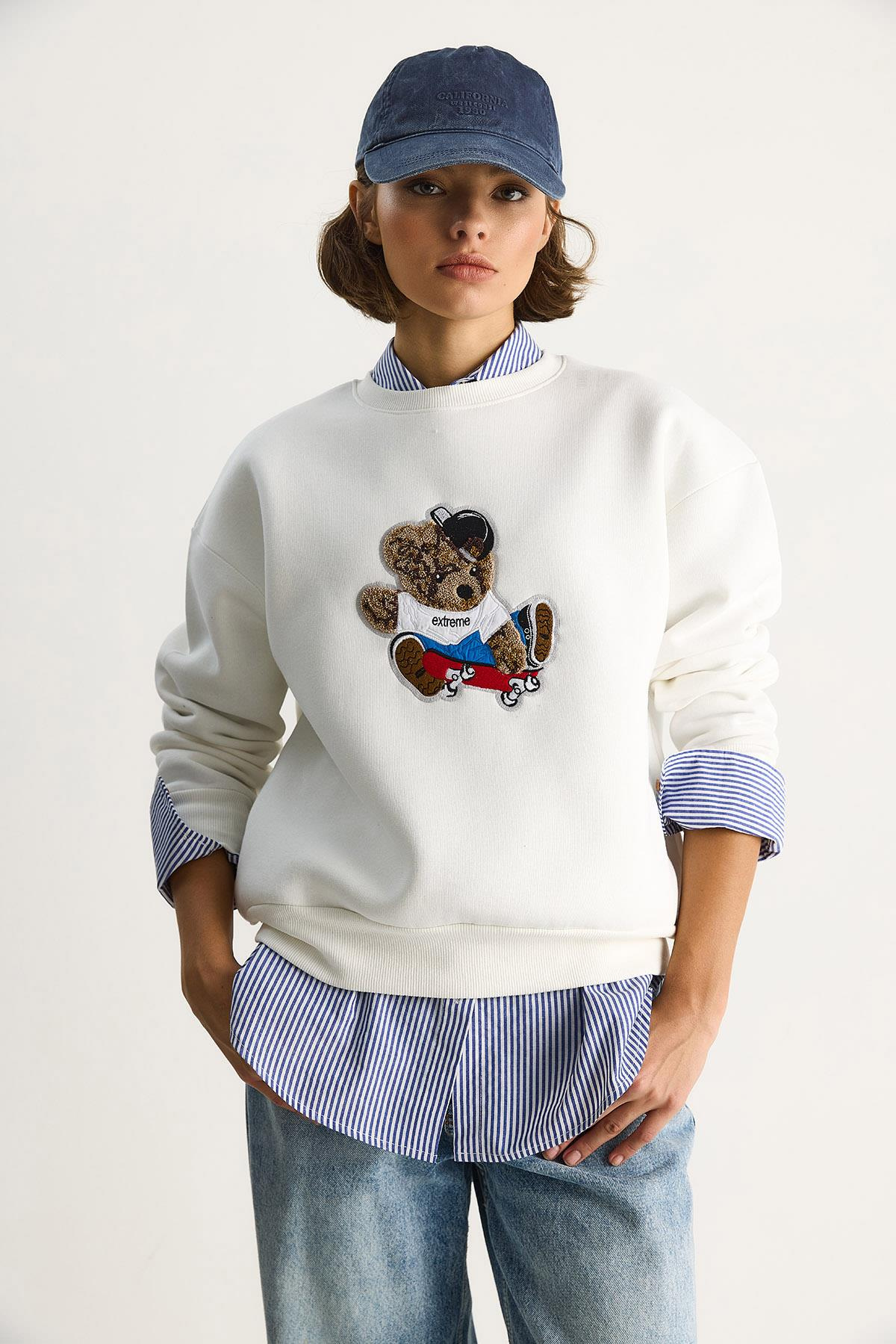 Kadın Teddy Nakış İşlemeli Bisiklet Yaka Salaş Sweatshirt 6864 60283522 - Beyaz SWEATSHİRT modelleri