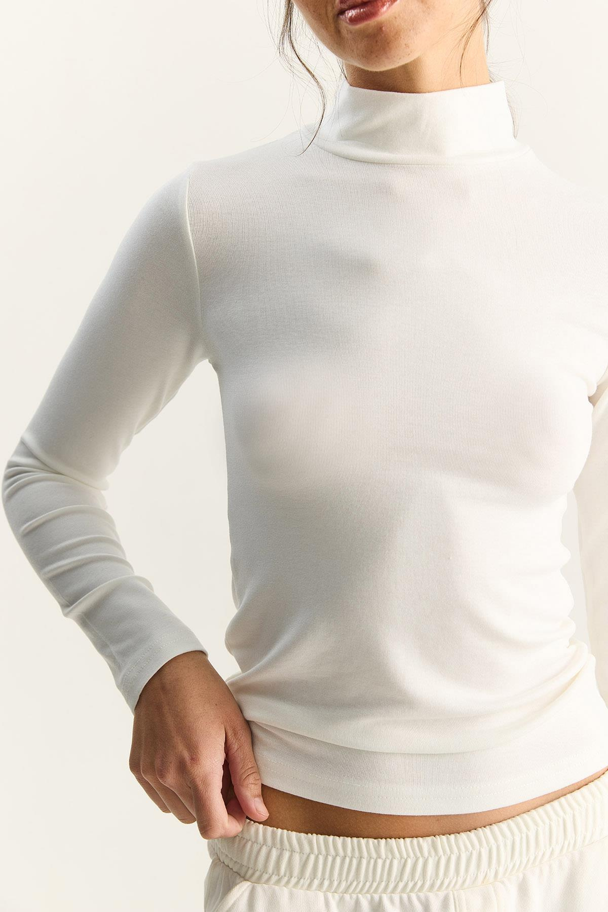 Kadın Ultra Soft Yarım Balıkçı Yaka Bluz 140 60283829 - Beyaz BLUZ modelleri