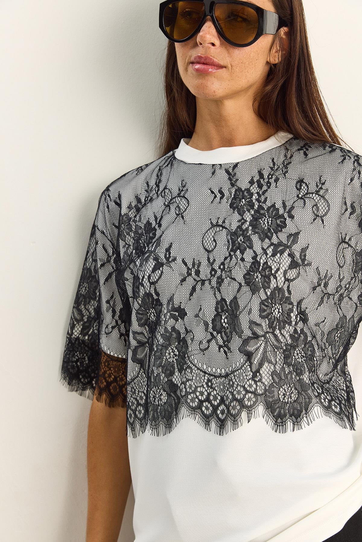 Kadın Üstü Dantel Detaylı Oversize Basic T-Shirt 1092 60286104 - Beyaz-Siyah T-SHİRT modelleri