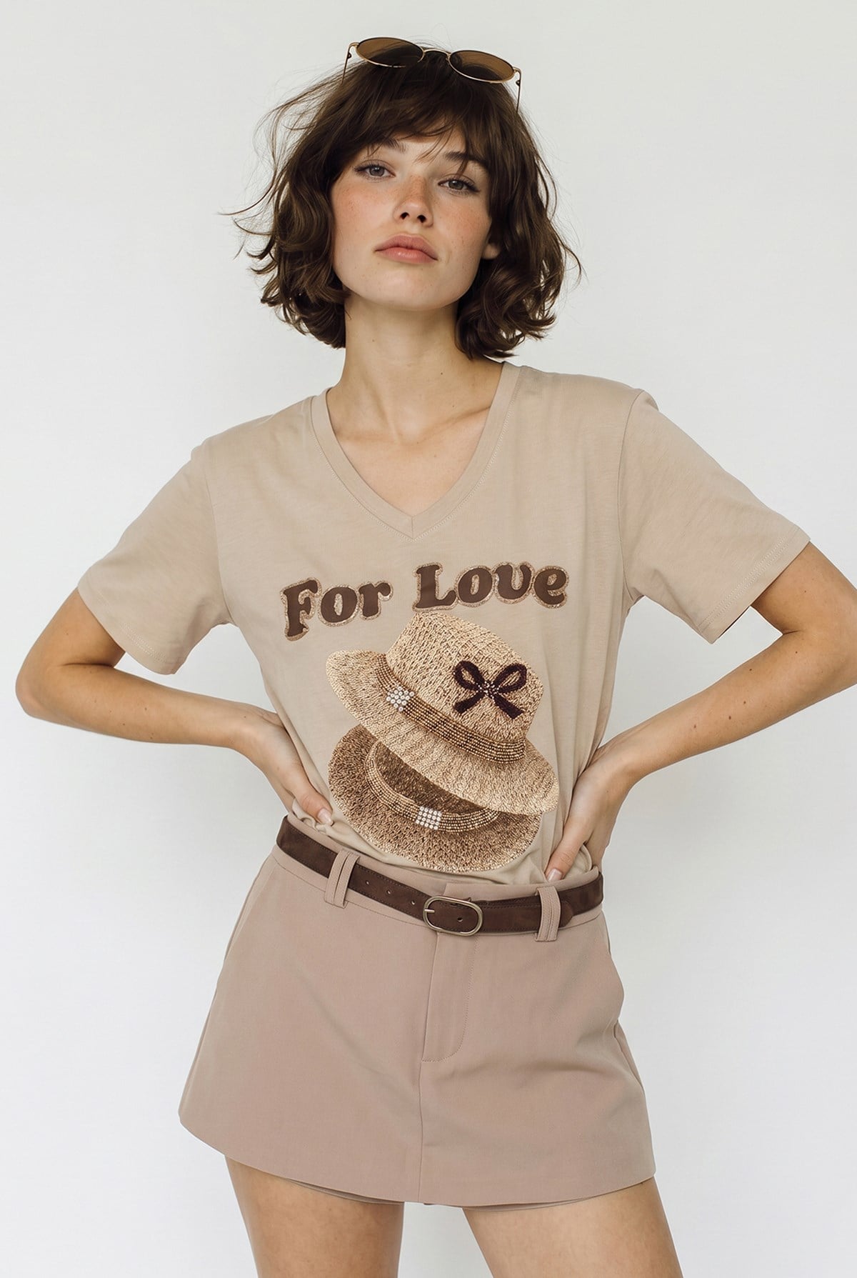 Kadın V Yaka For Love Nakış ve Boncuk İşlemeli Oversize T-Shirt 2240 60286329 - Bej T-SHİRT modelleri