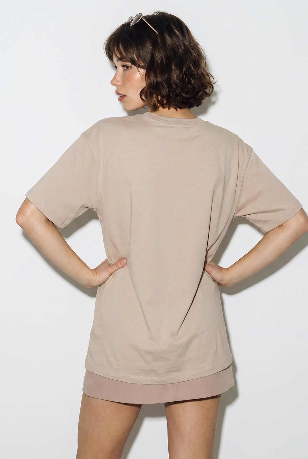 Kadın V Yaka For Love Nakış ve Boncuk İşlemeli Oversize T-Shirt 2240 60286329 - Bej T-SHİRT modelleri