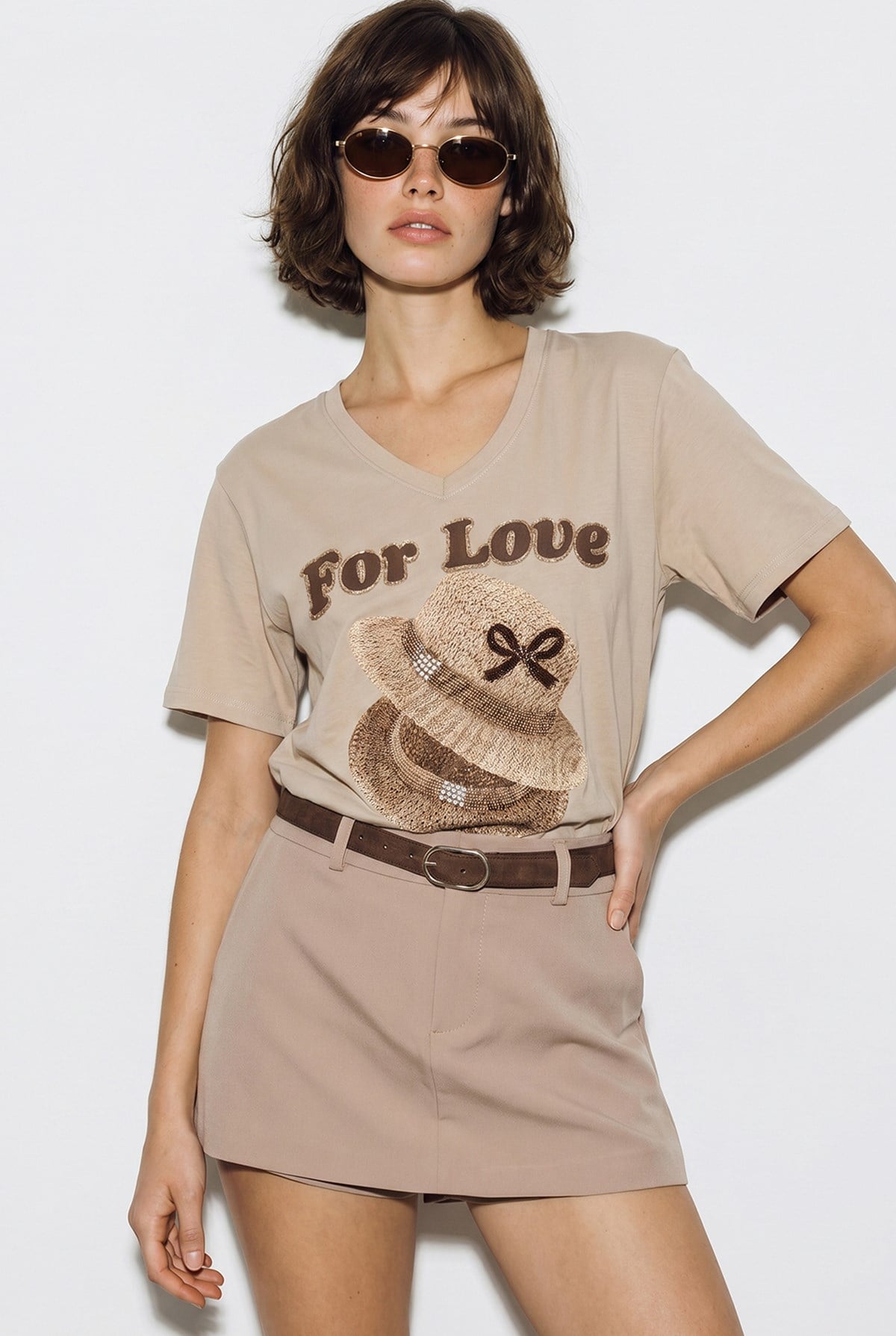 Kadın V Yaka For Love Nakış ve Boncuk İşlemeli Oversize T-Shirt 2240 60286329 - Bej T-SHİRT modelleri