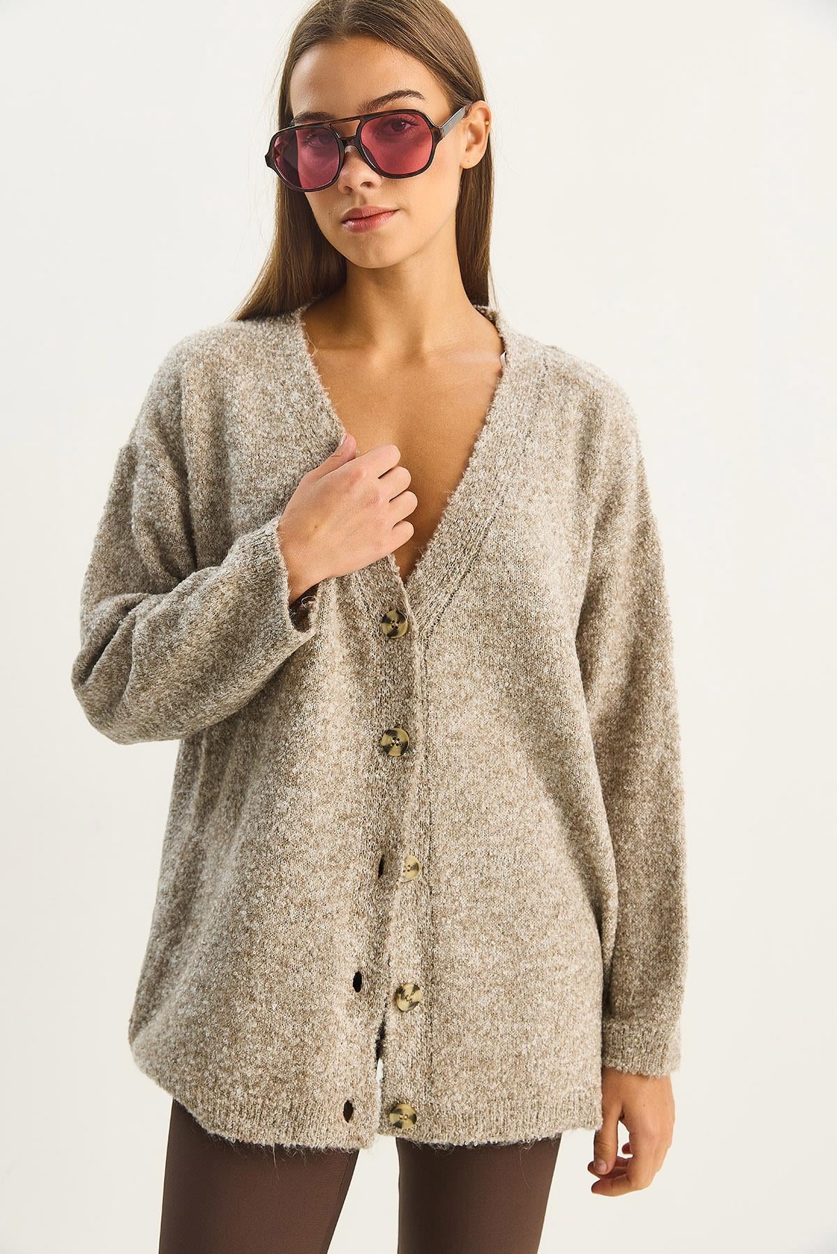 Kadın V Yaka Oversize Buklet Carmen Triko Hırka 2433 60283679 - Bej HIRKA modelleri