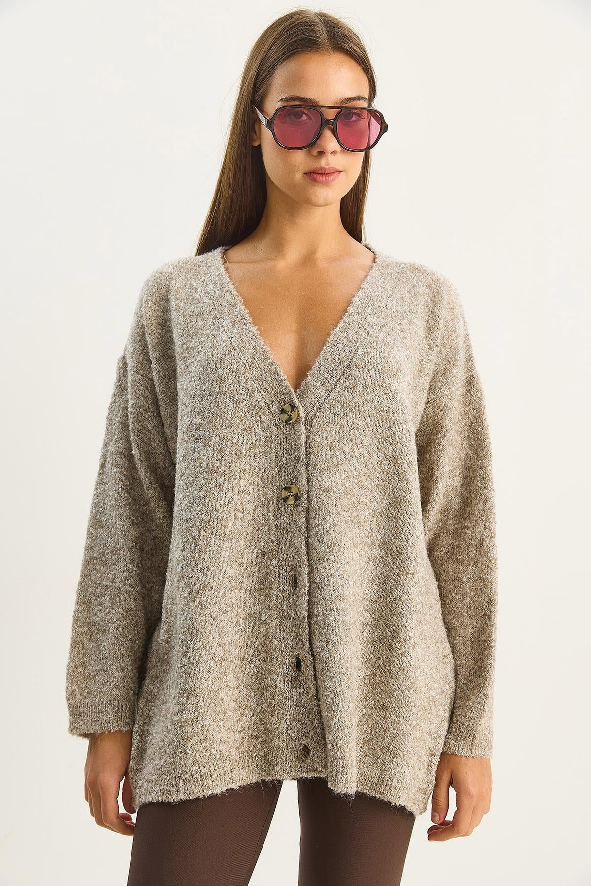 Kadın V Yaka Oversize Buklet Carmen Triko Hırka 2433 60283679 - Bej HIRKA modelleri