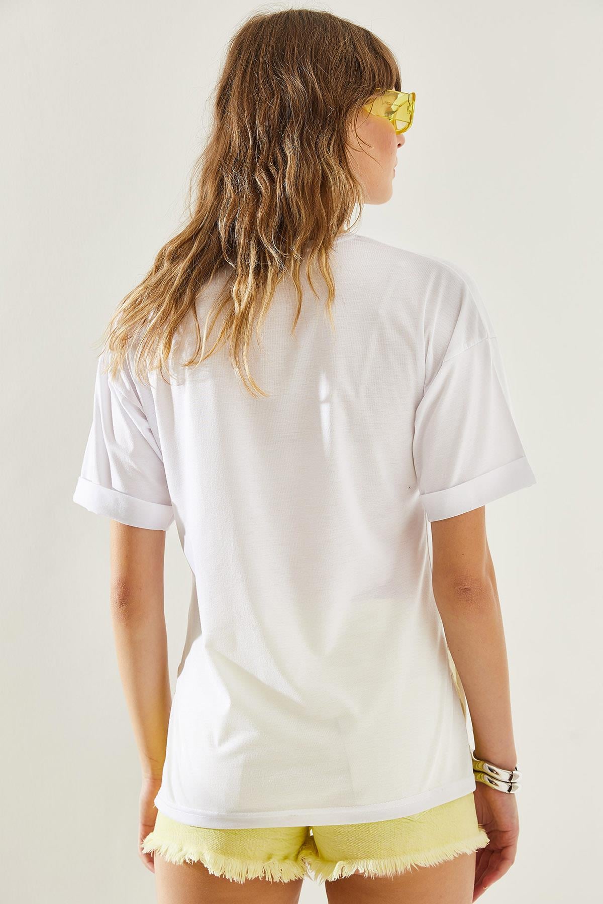 Kadın Yandan Yırtmaçlı Kol Katlama Detaylı Bisiklet Yaka Kısa Kollu Basic T-Shirt 60251203 - Beyaz T-SHİRT modelleri