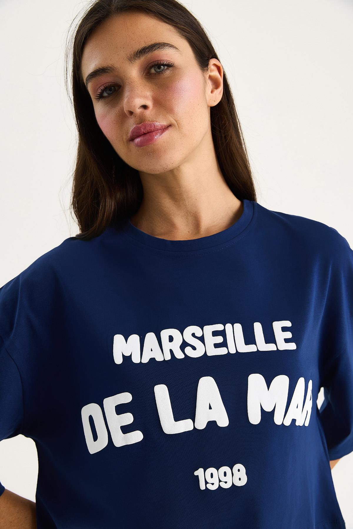 Kadın Yazı Baskılı Bisiklet Yaka %100 Pamuklu Crop T-Shirt 6705 60283450 - Lacivert