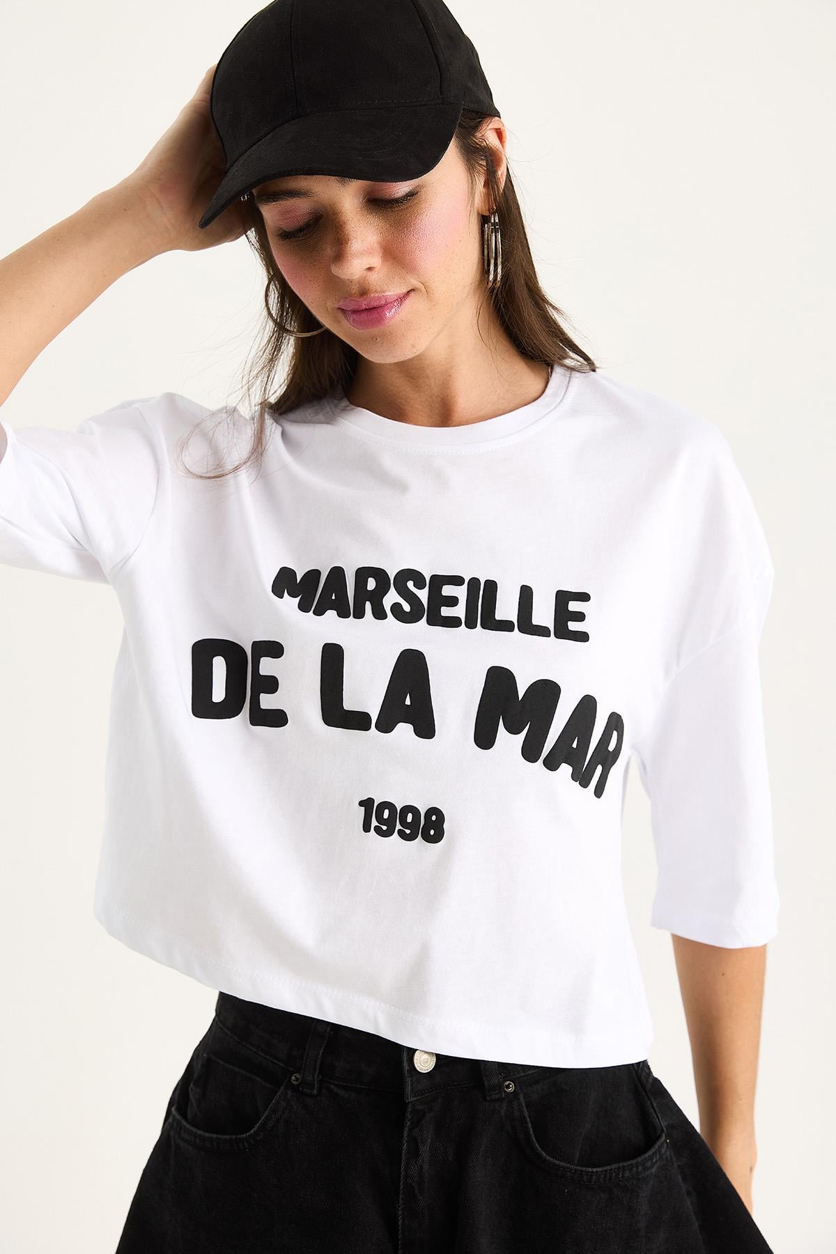 Kadın Yazı Baskılı Bisiklet Yaka %100 Pamuklu Crop T-Shirt 6705 60283450 - Beyaz